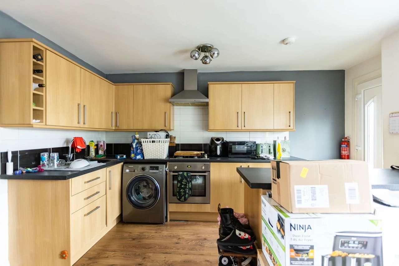 property photo 5 of 21