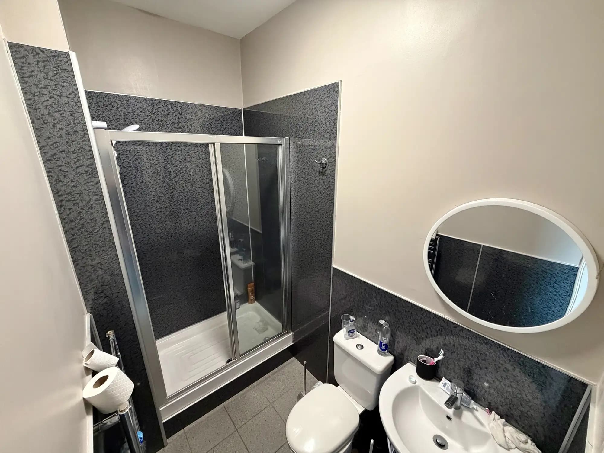 property photo 9 of 19