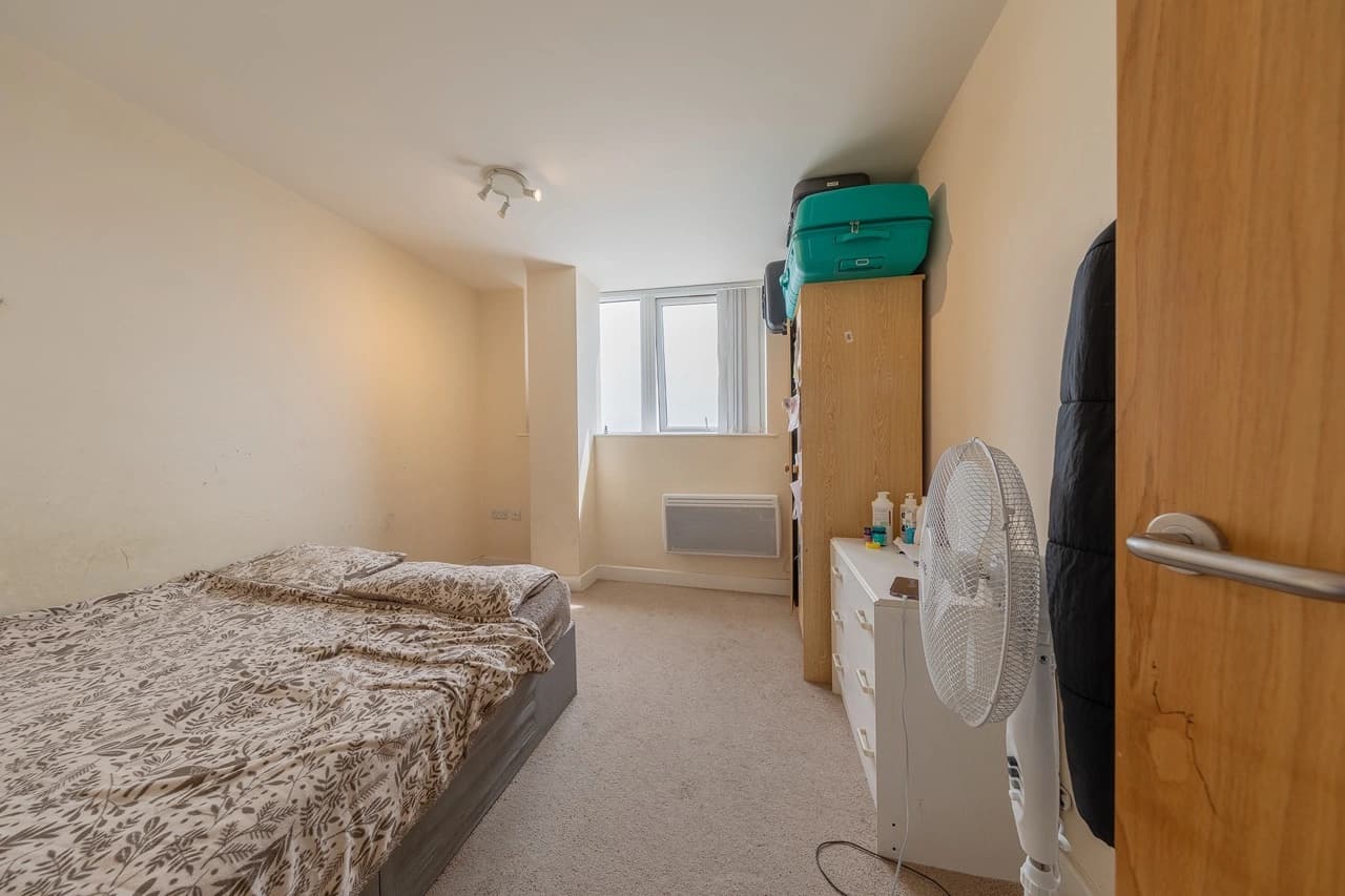 property photo 10 of 15