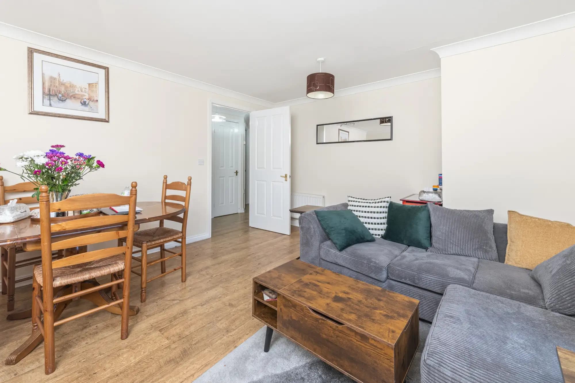 property photo 5 of 16