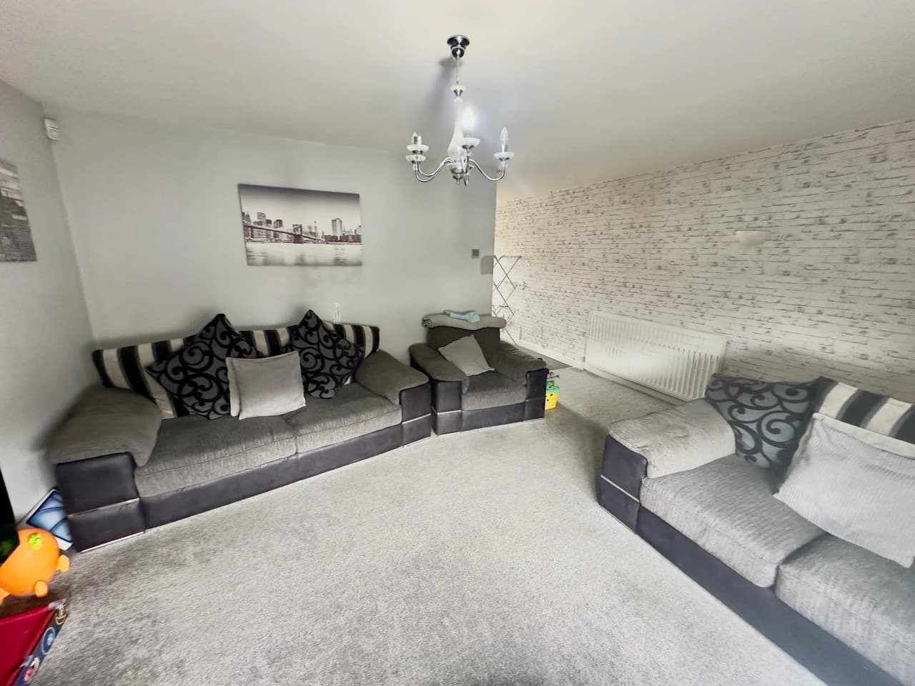 property photo 4 of 20