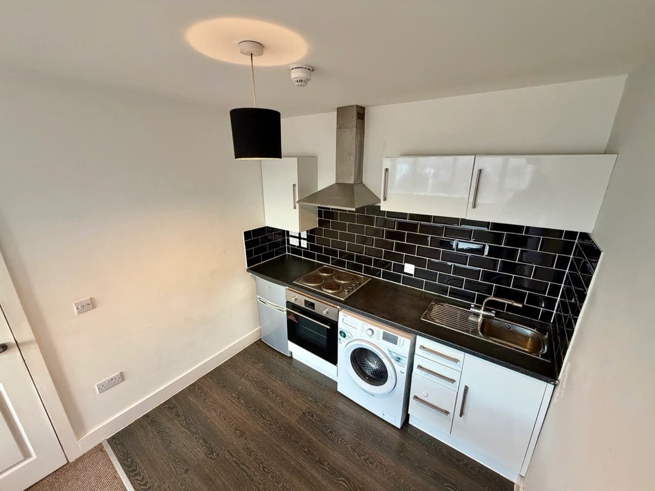 property photo 7 of 18