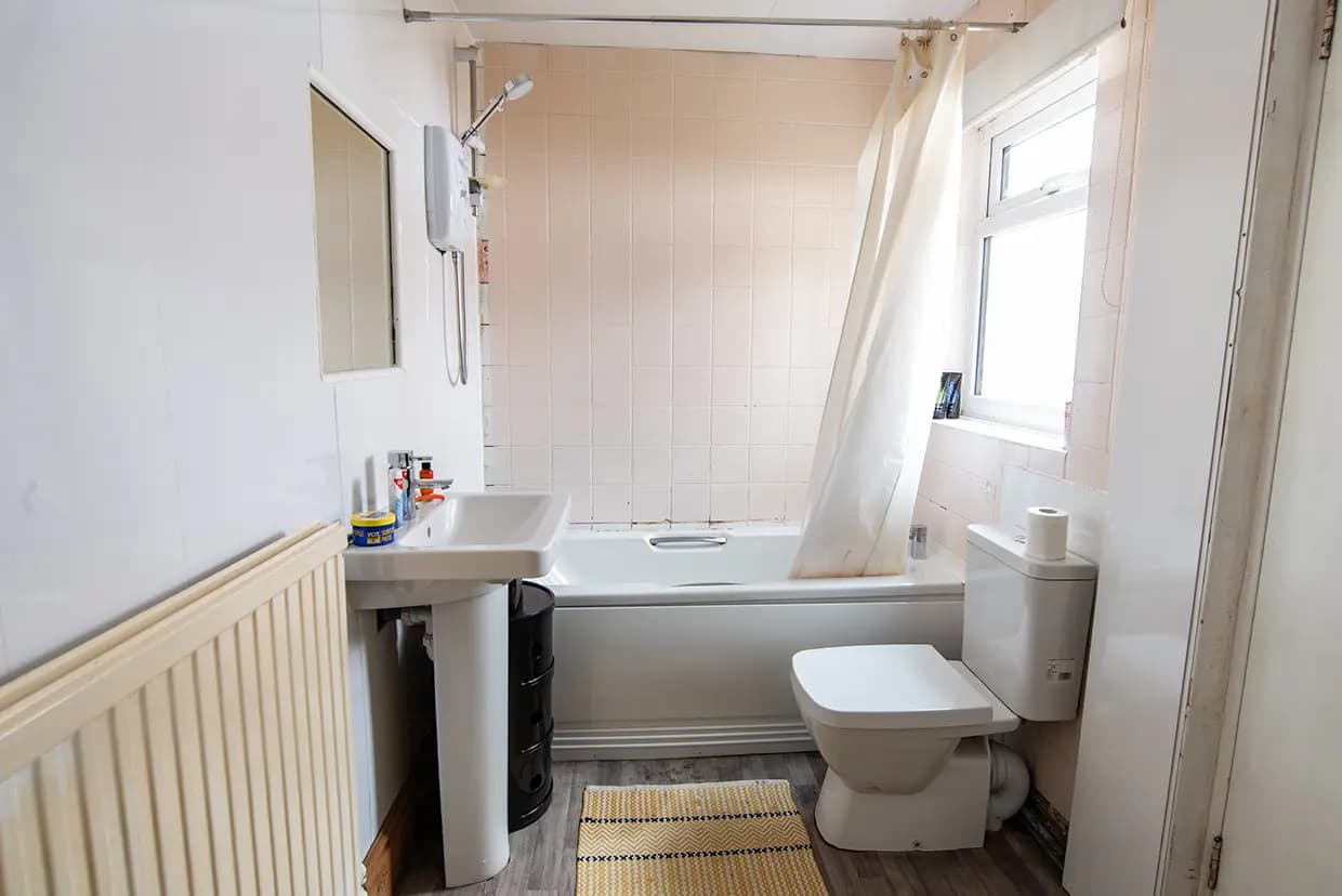 property photo 9 of 22