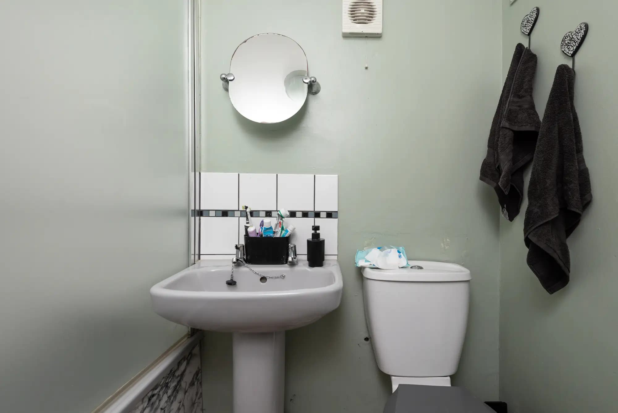 property photo 10 of 27