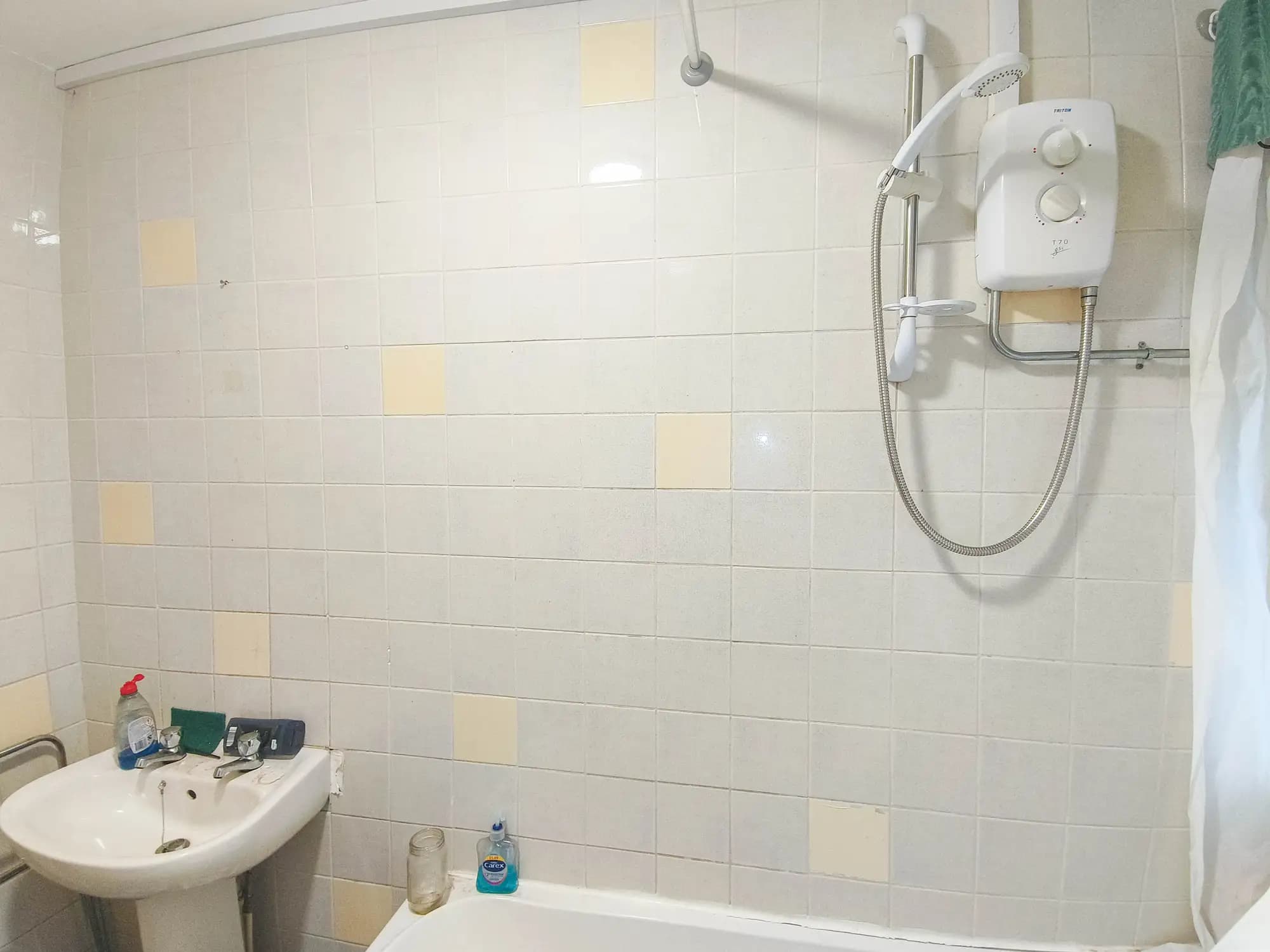 property photo 7 of 12