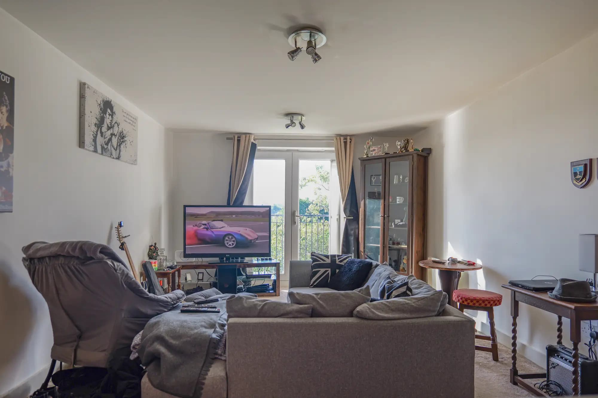 property photo 4 of 16