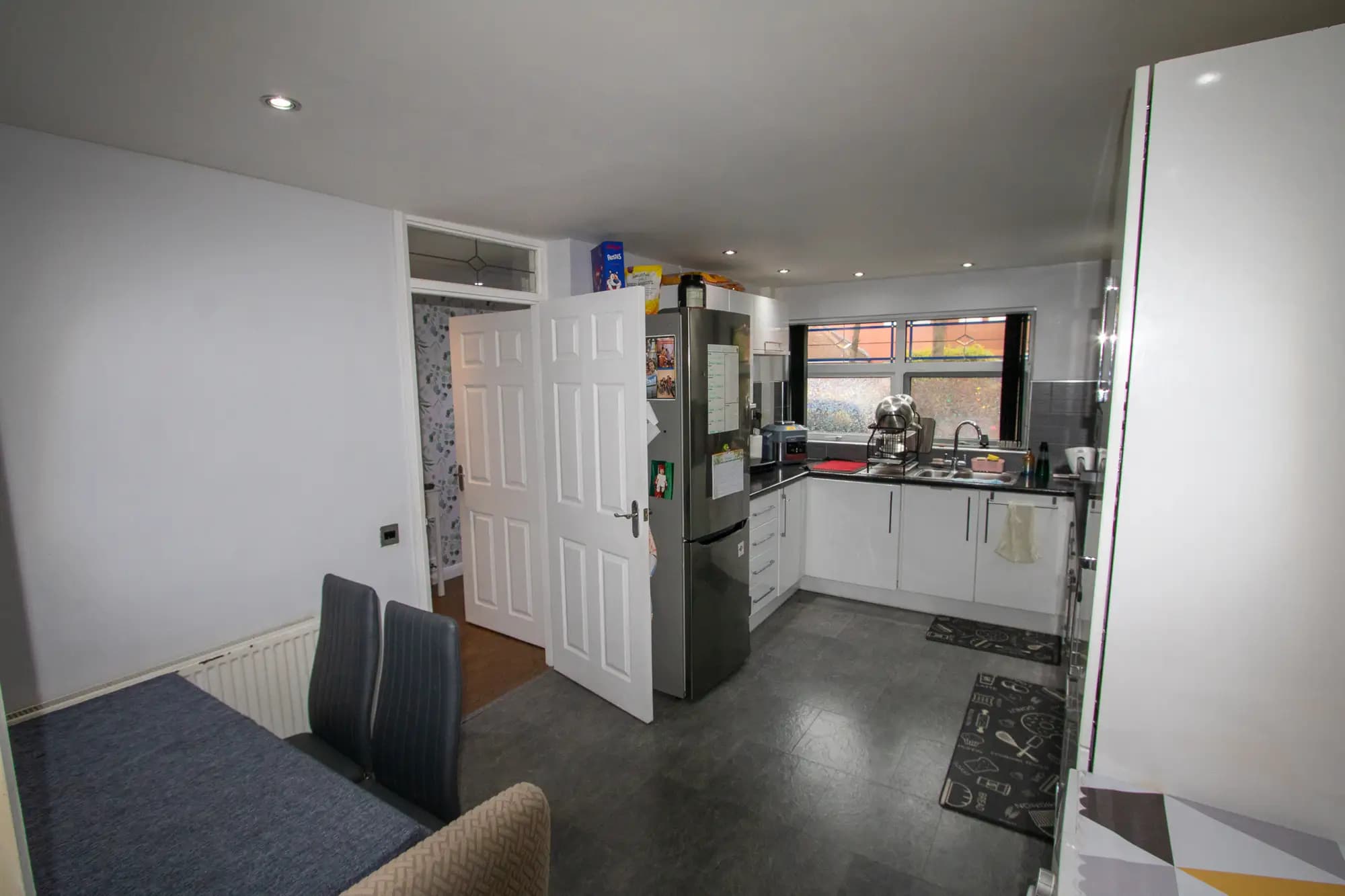 property photo 8 of 19