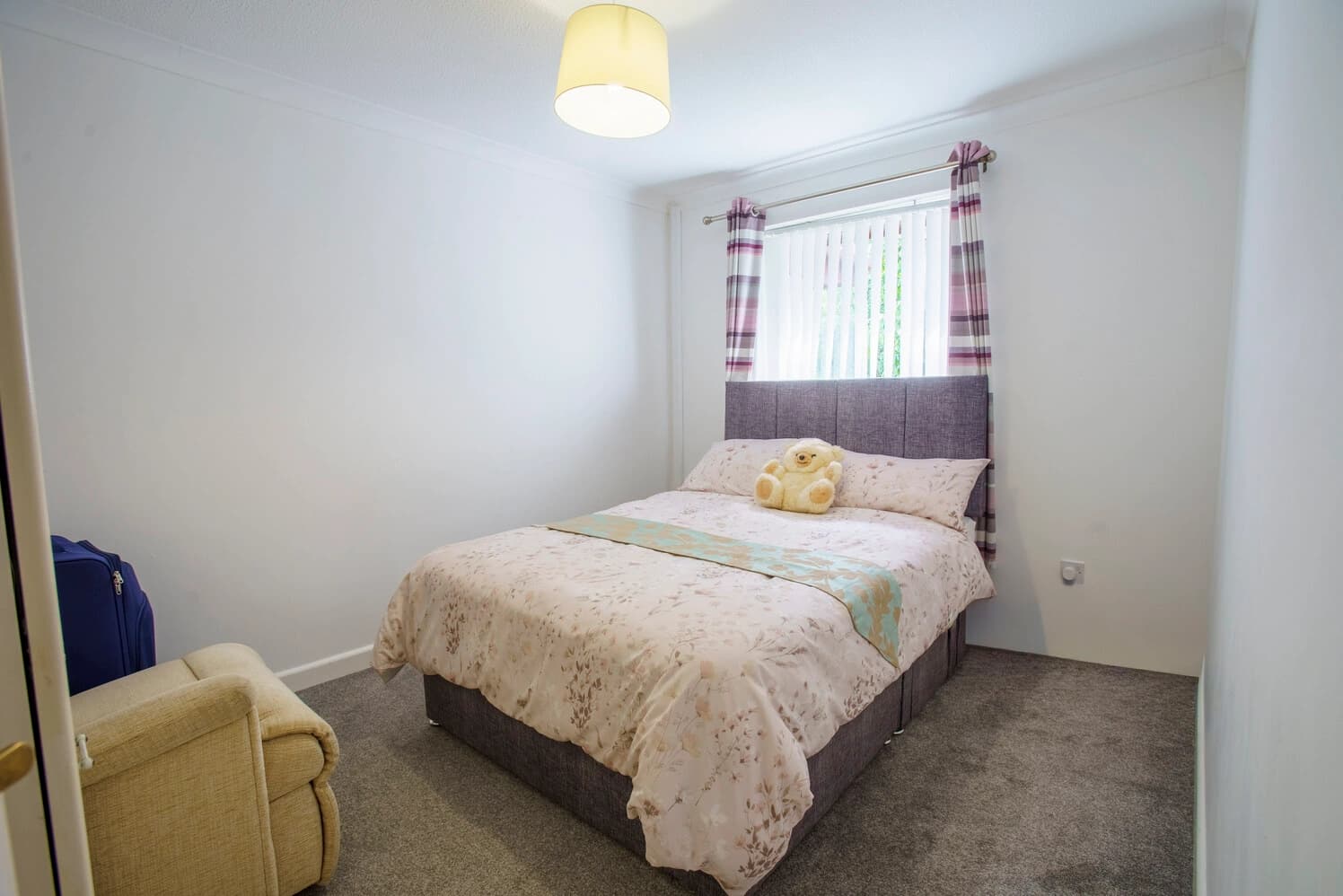 property photo 8 of 12
