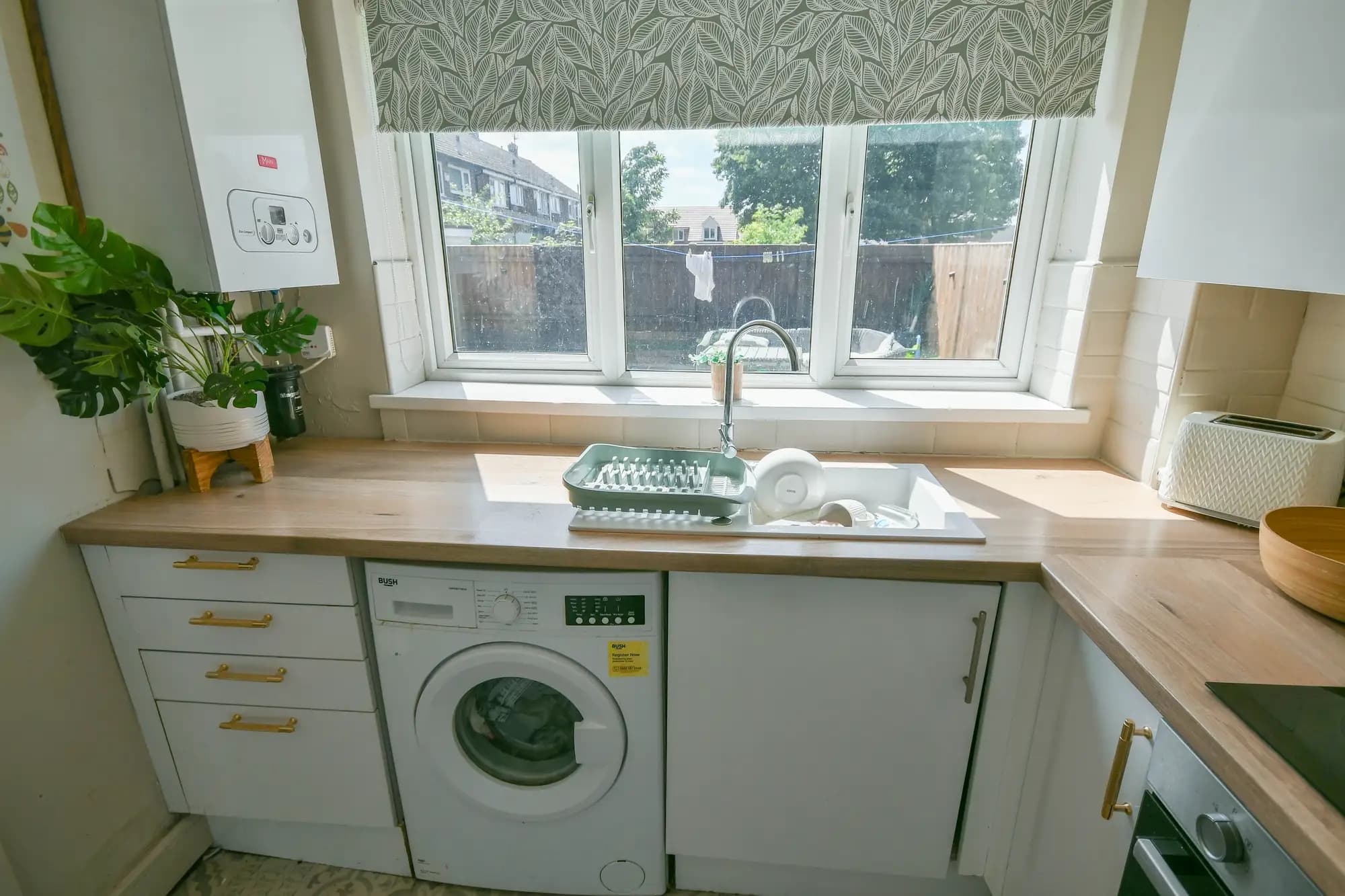 property photo 8 of 25