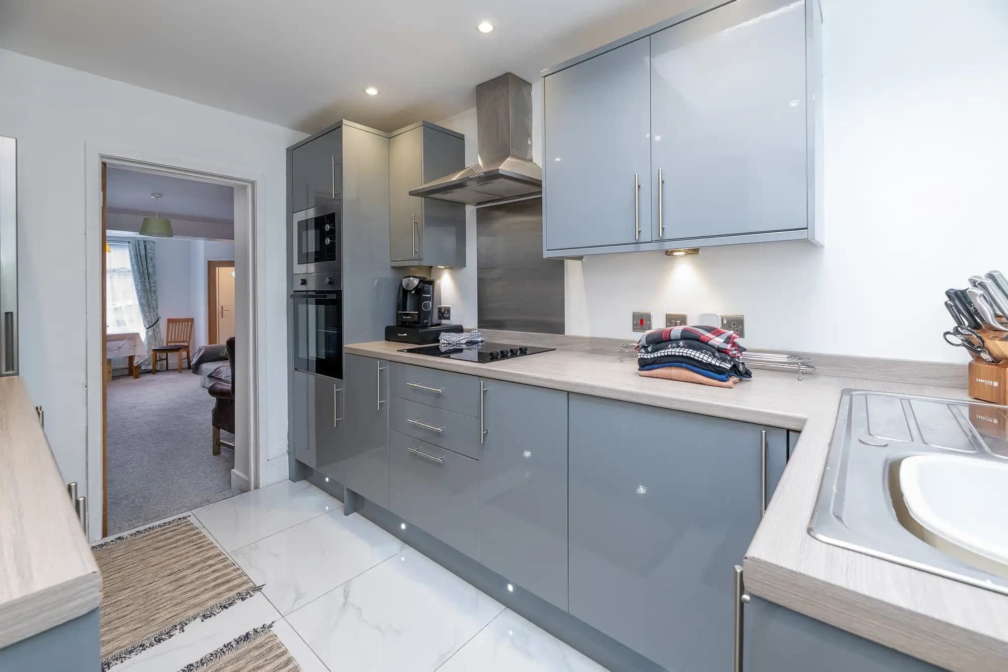 property photo 7 of 22