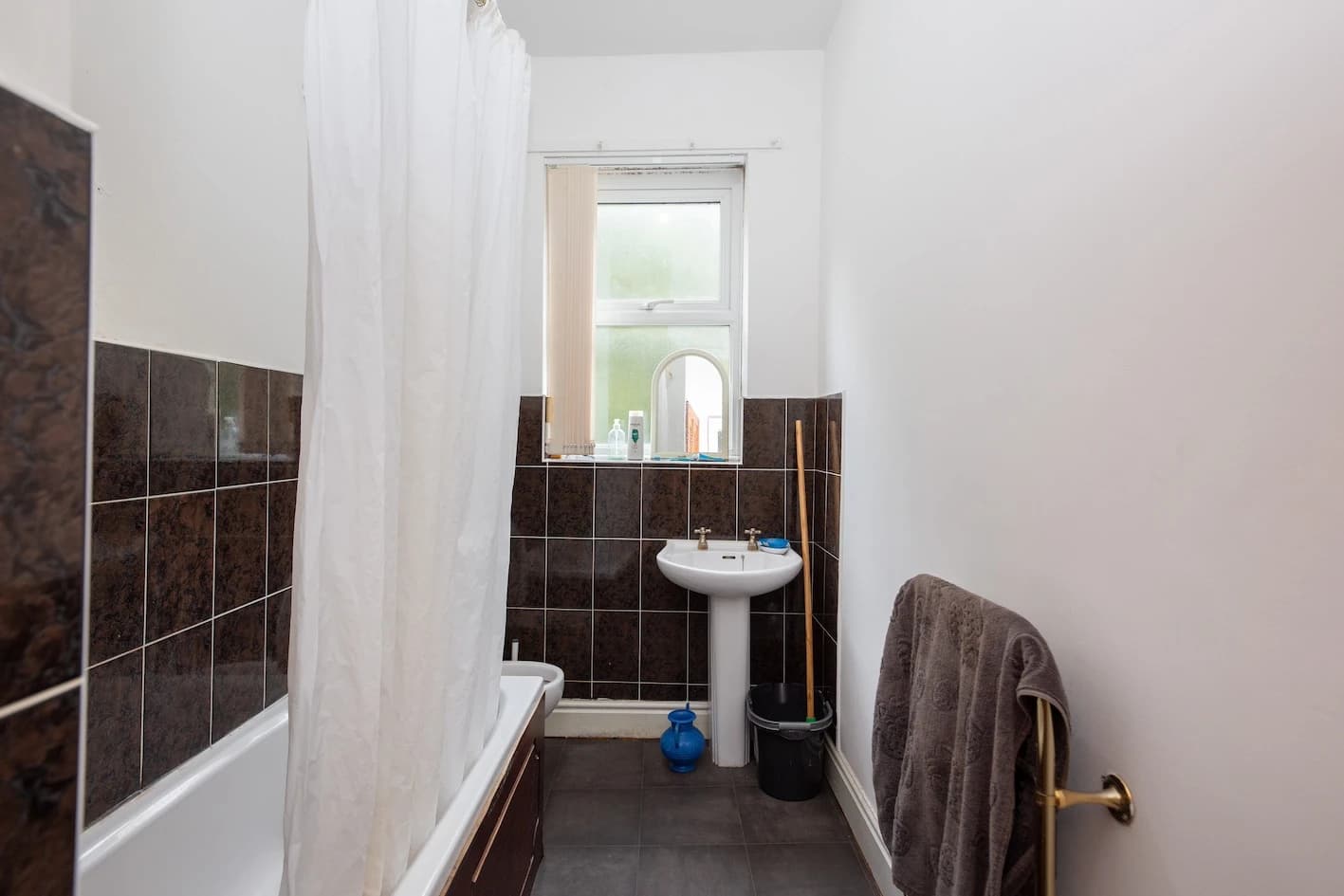 property photo 7 of 19