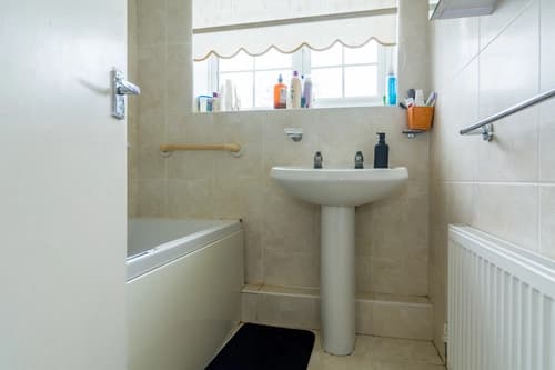 property photo 13 of 29