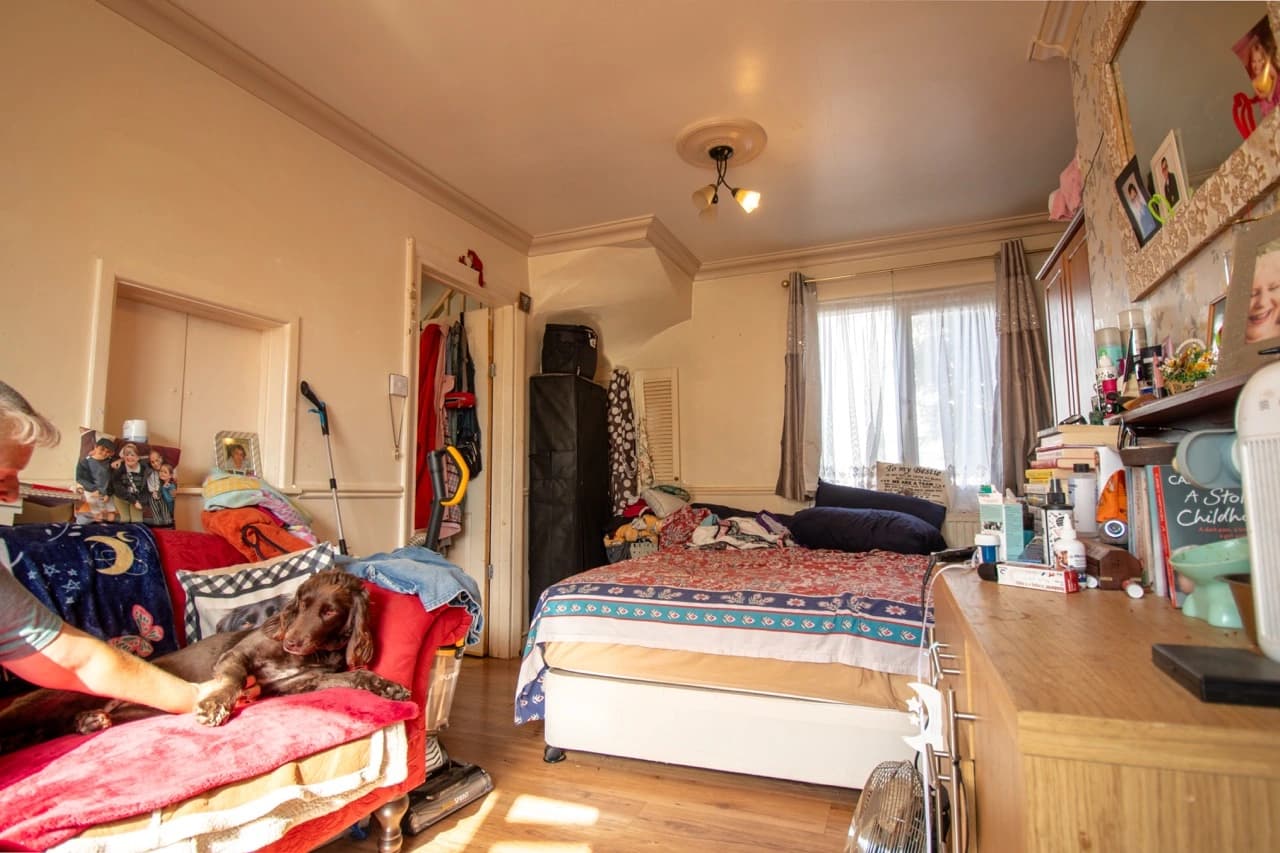 property photo 3 of 16