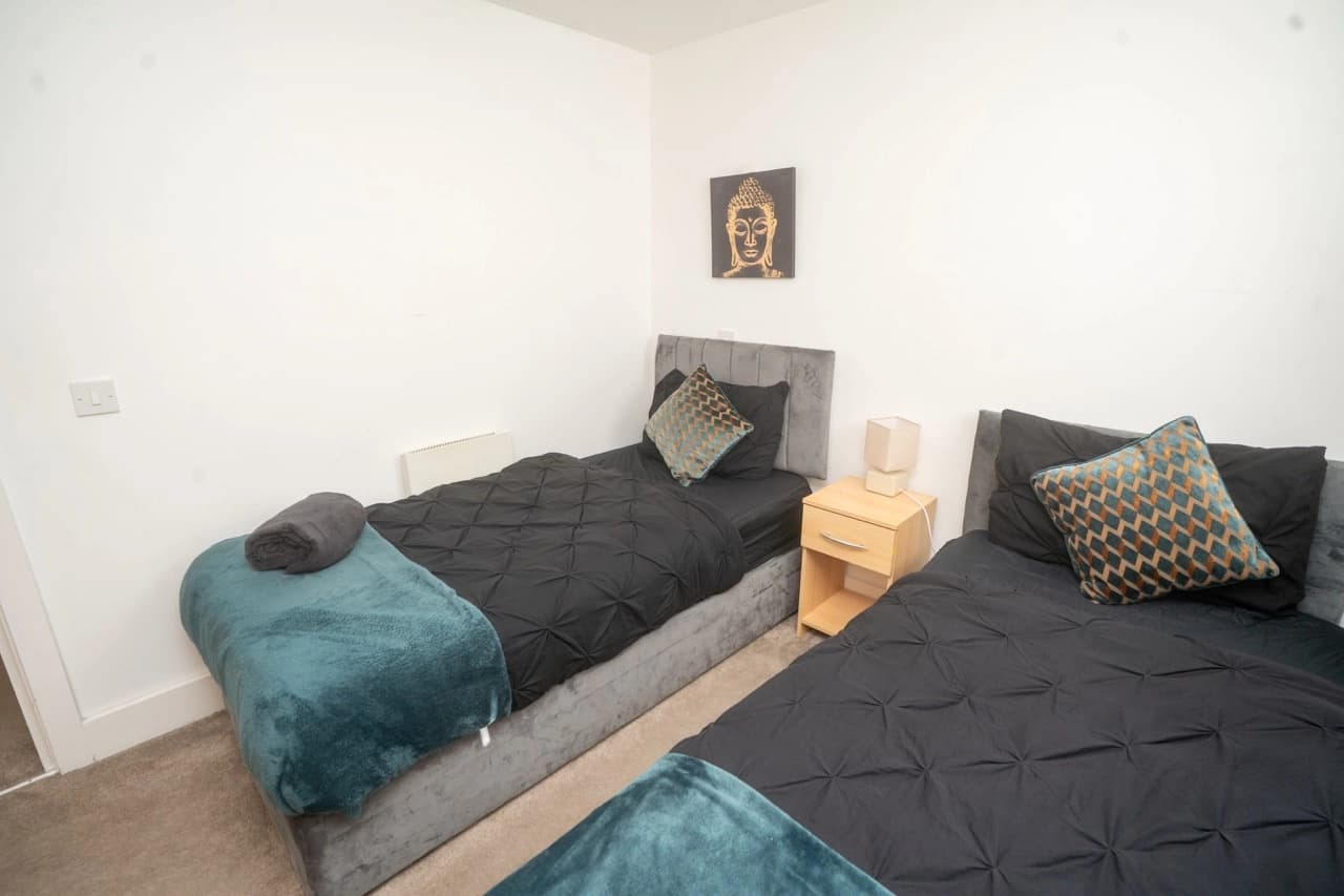 property photo 13 of 24