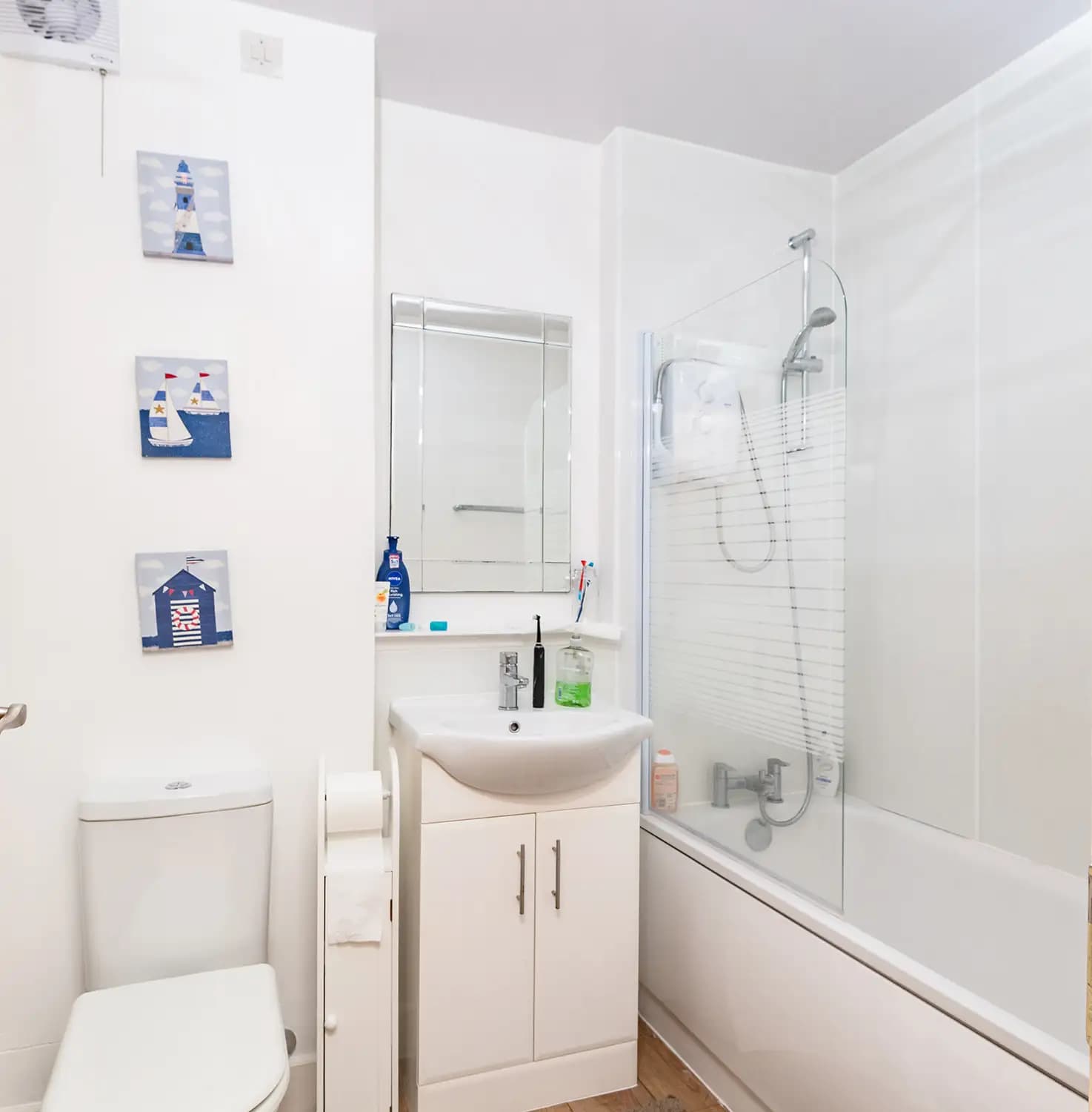 property photo 8 of 16