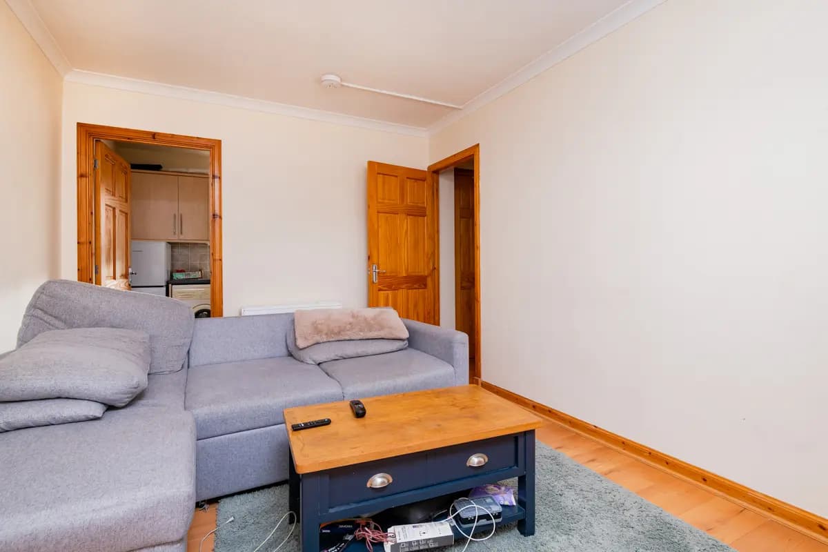 property photo 4 of 17