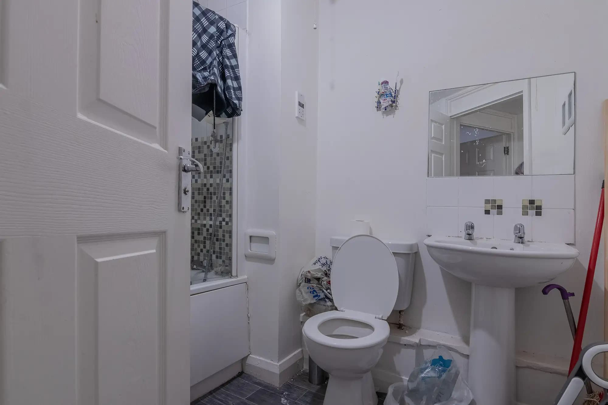 property photo 6 of 22