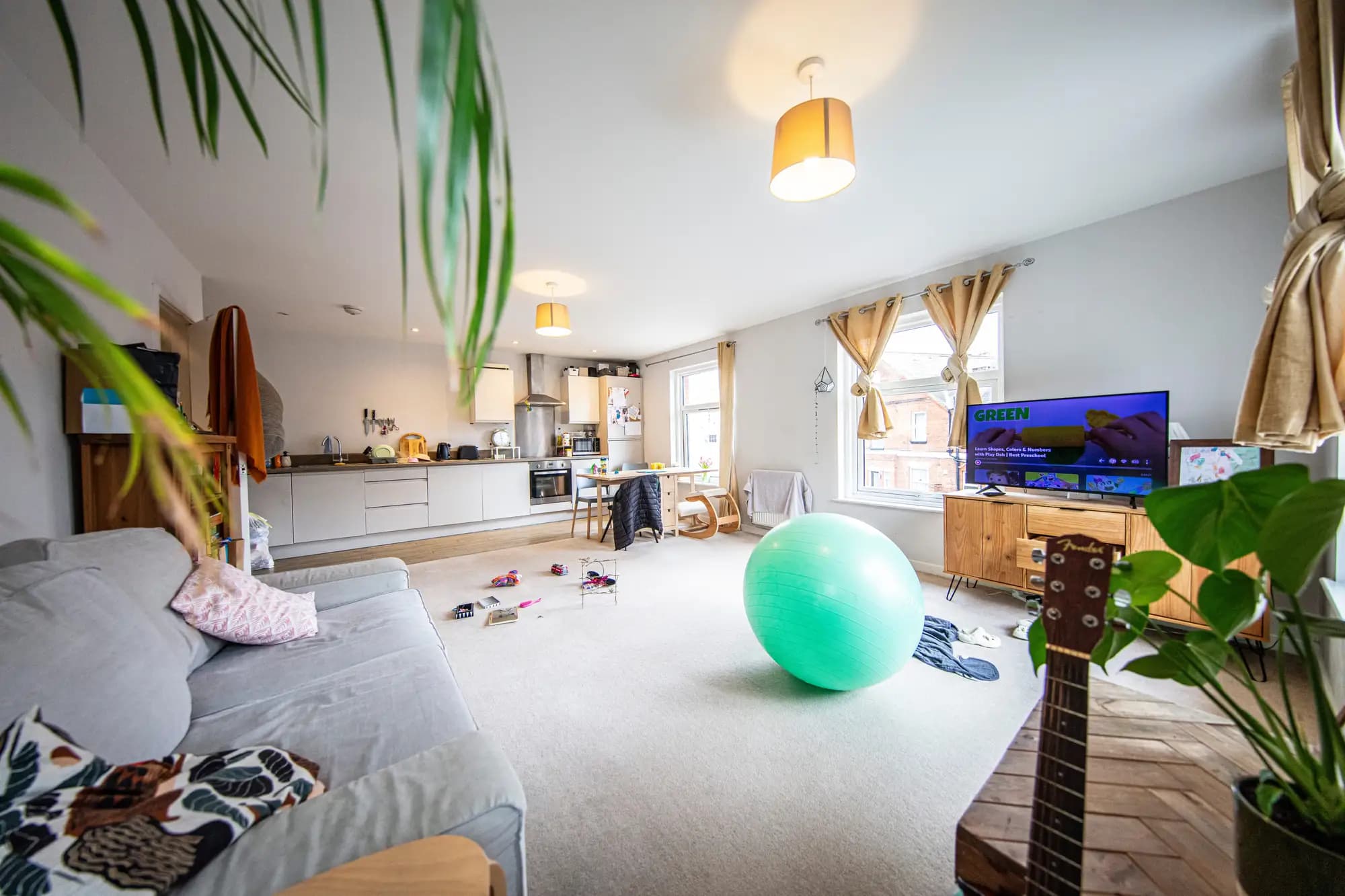 property photo 4 of 16