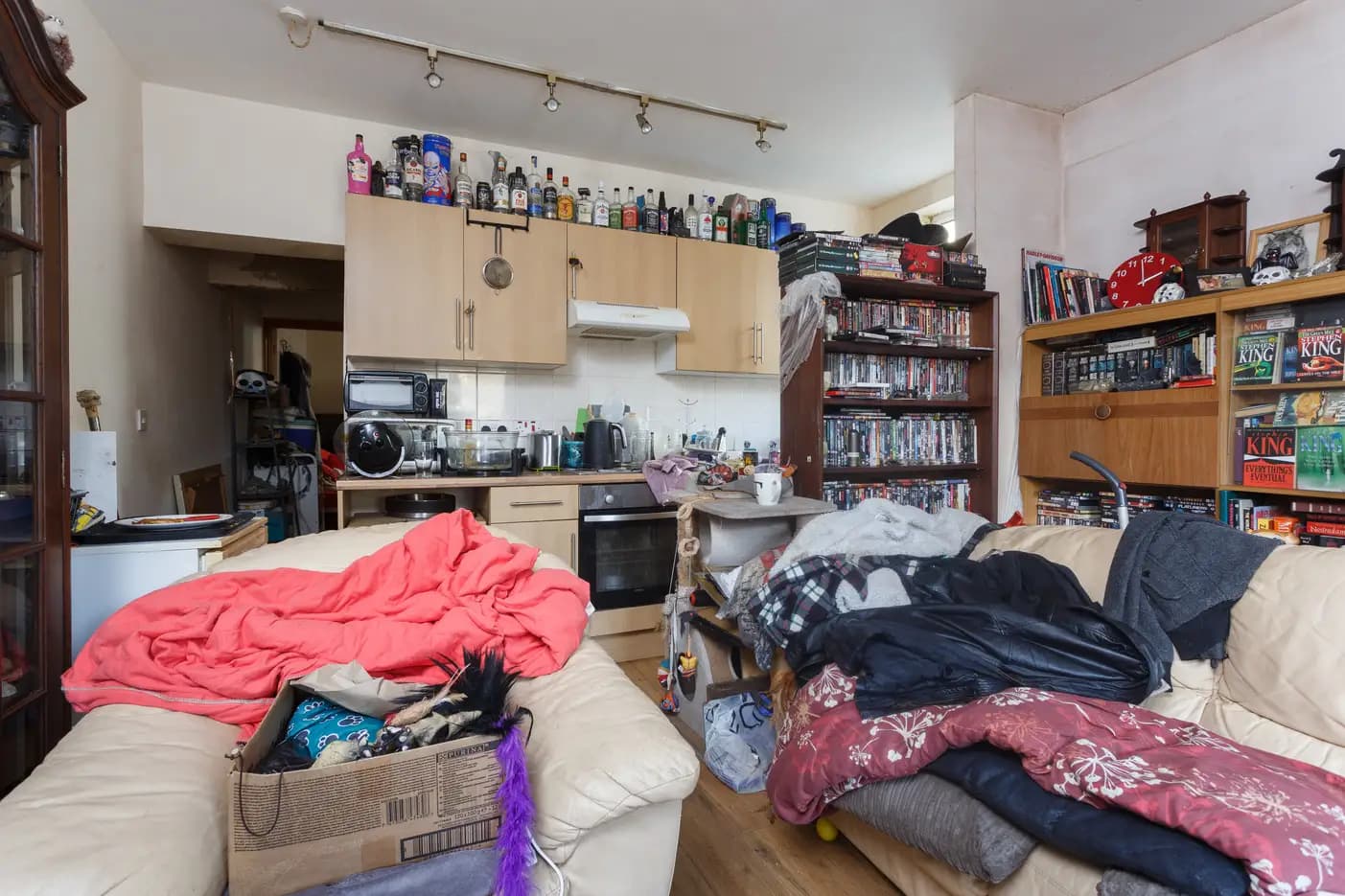 property photo 4 of 10