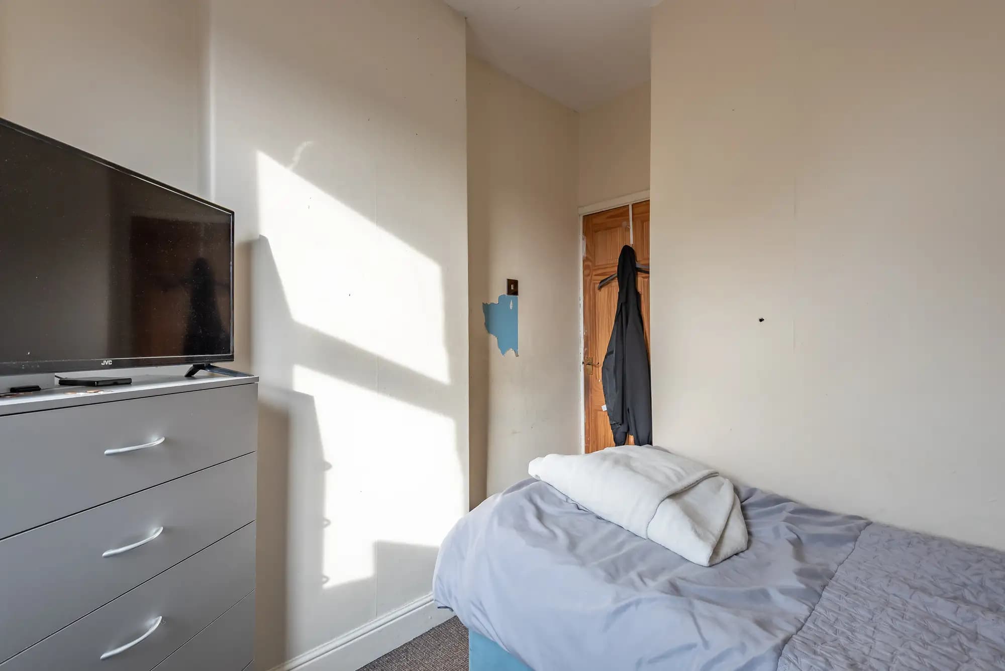 property photo 17 of 29