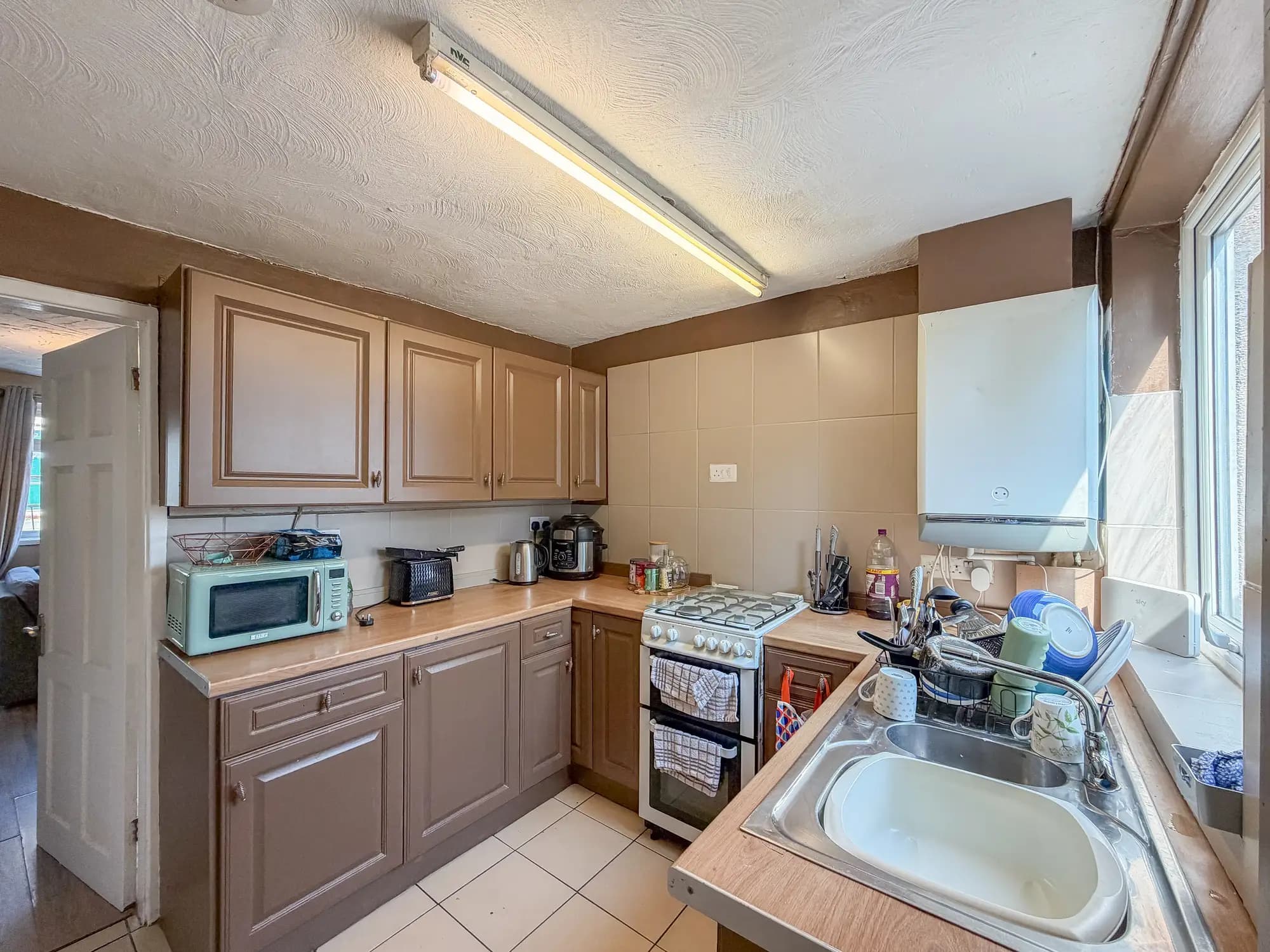 property photo 7 of 18