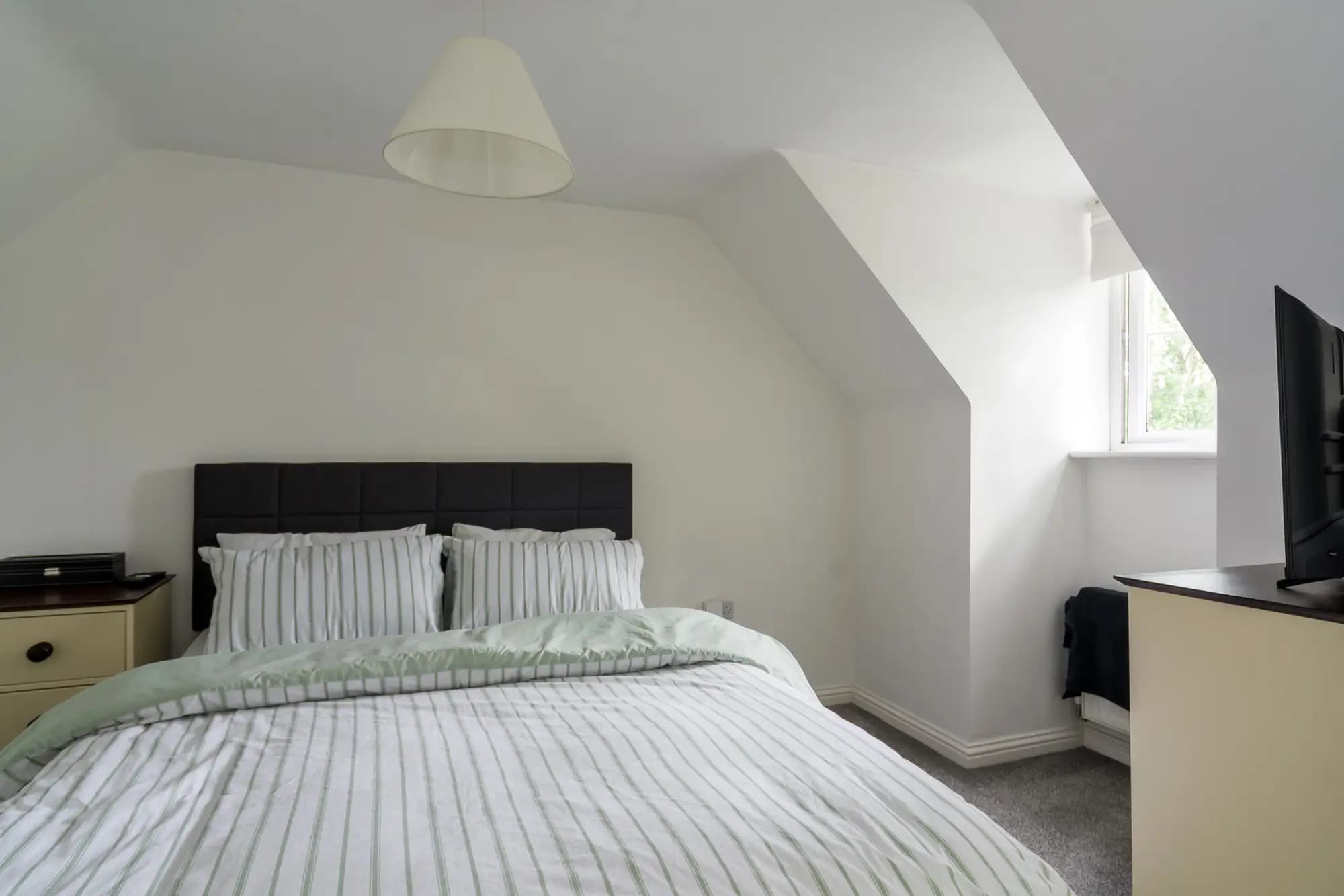 property photo 22 of 38