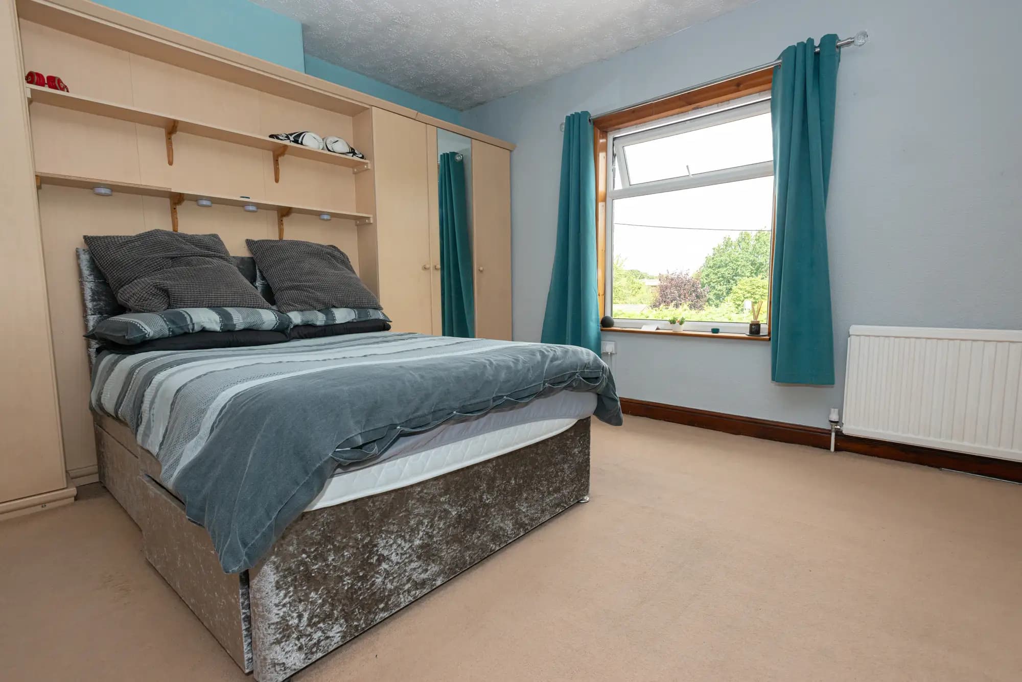 property photo 10 of 16