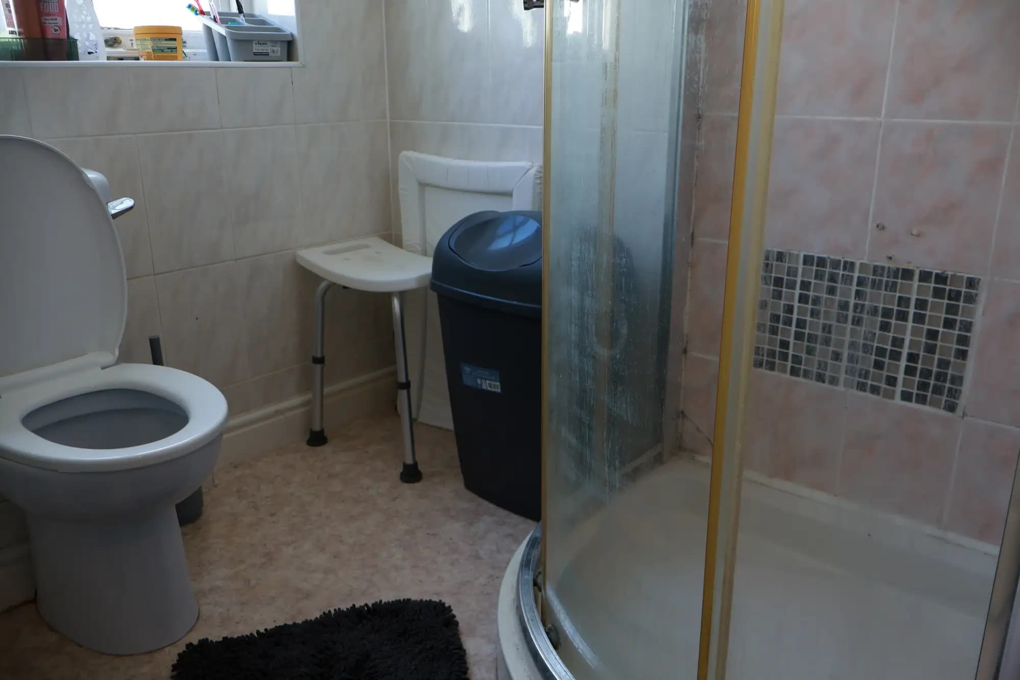 property photo 9 of 16
