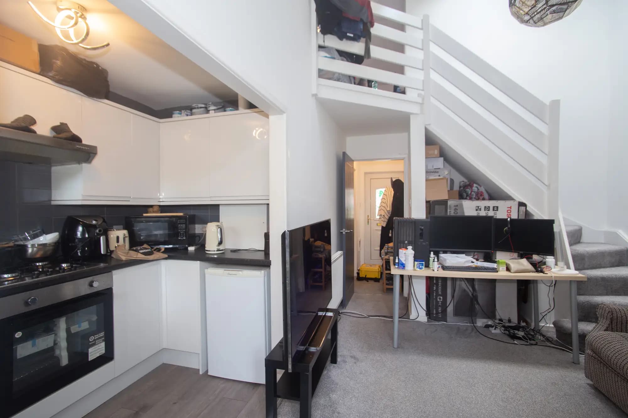 property photo 6 of 19