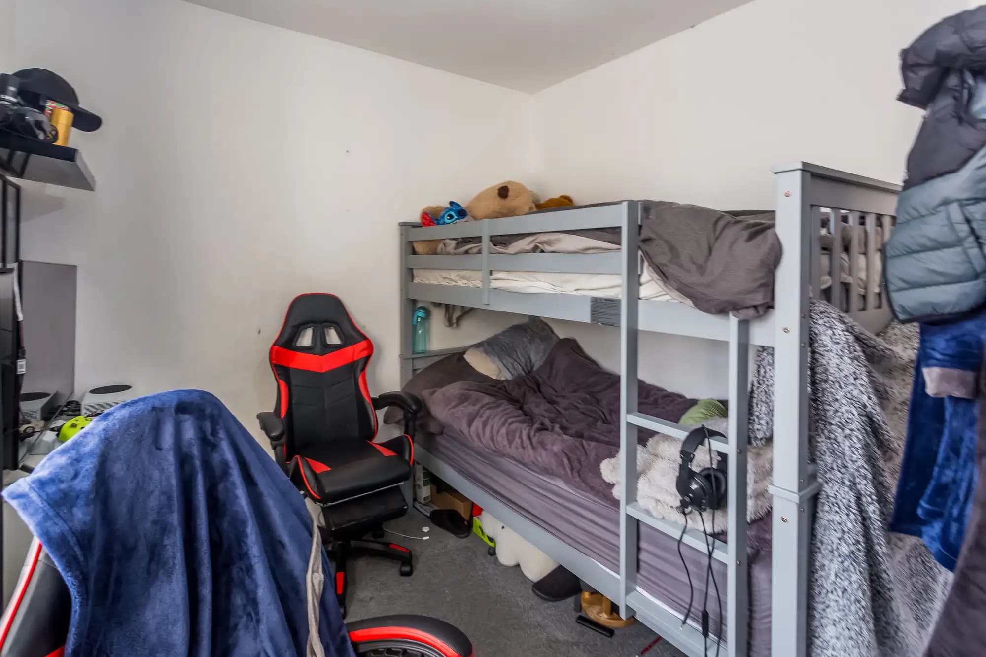 property photo 11 of 17