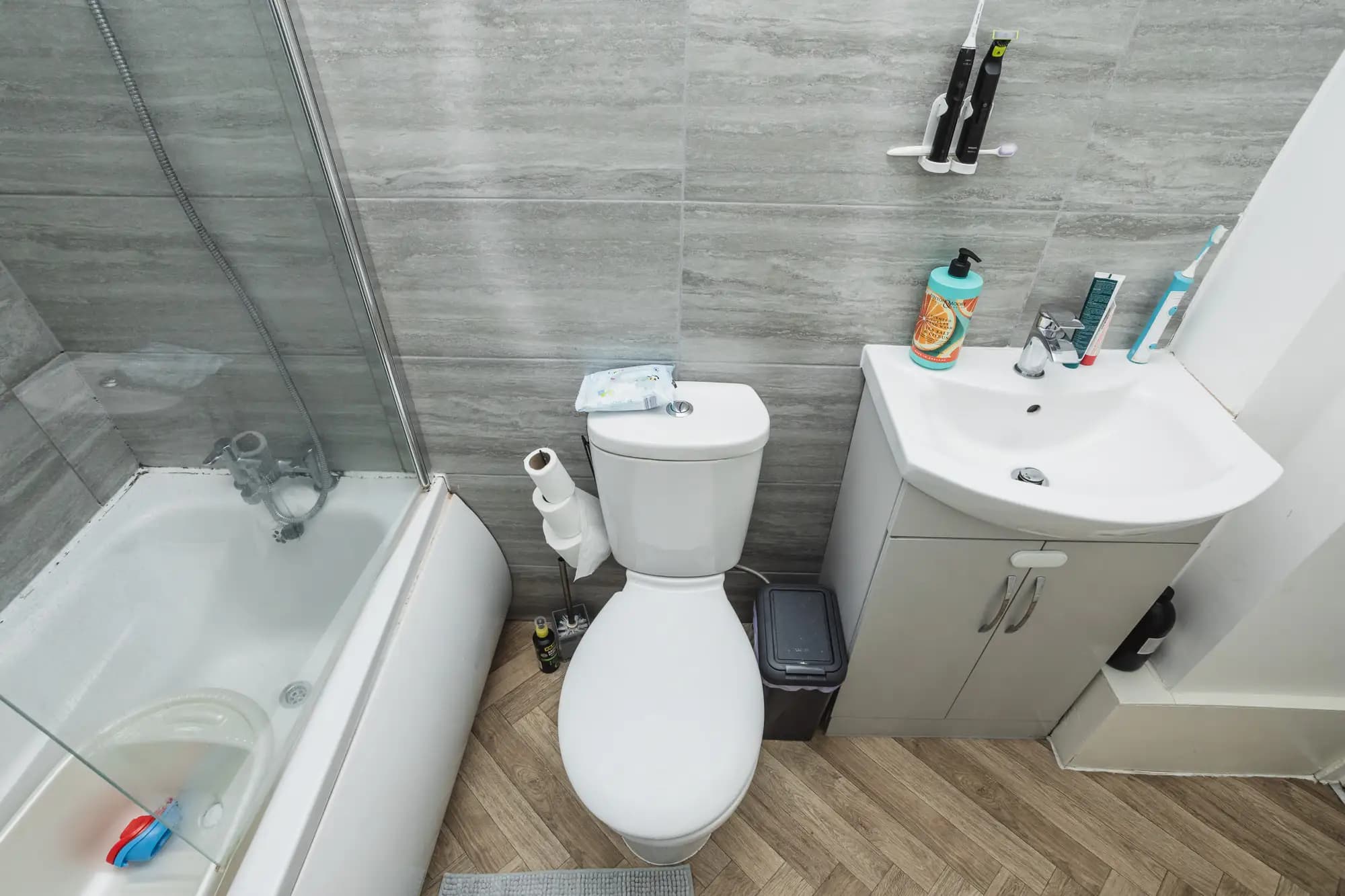 property photo 9 of 22