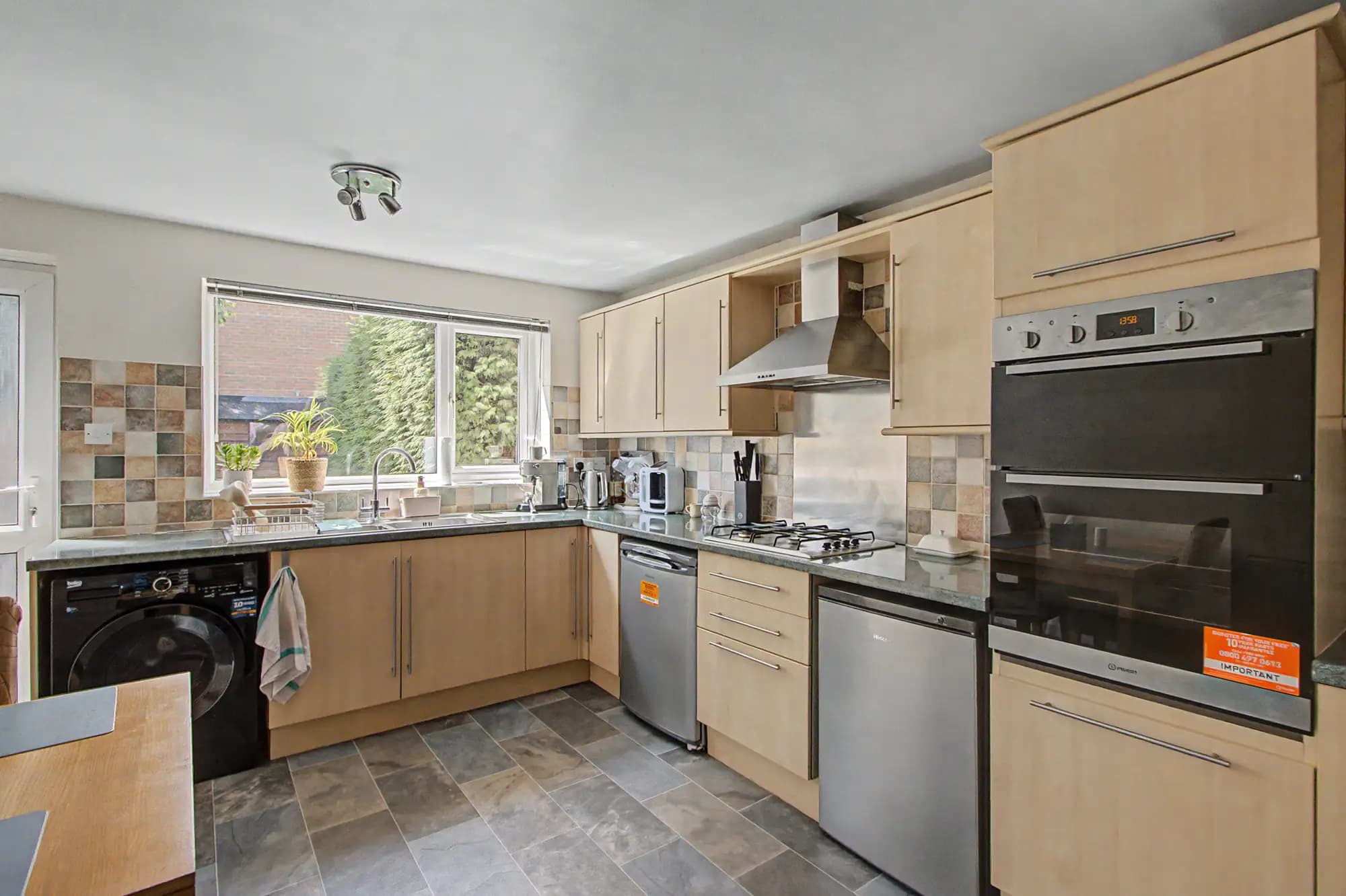 property photo 5 of 18