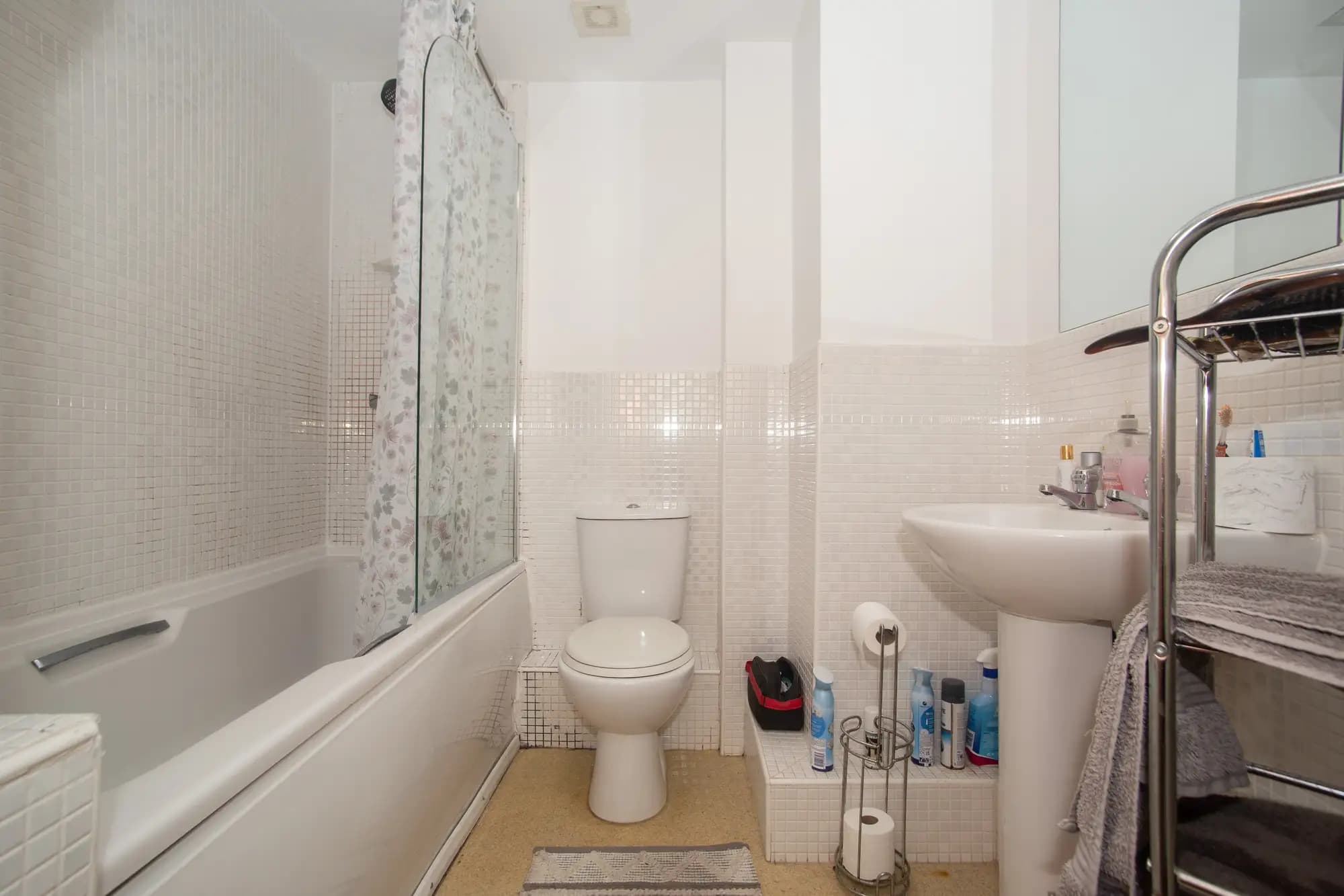 property photo 7 of 15