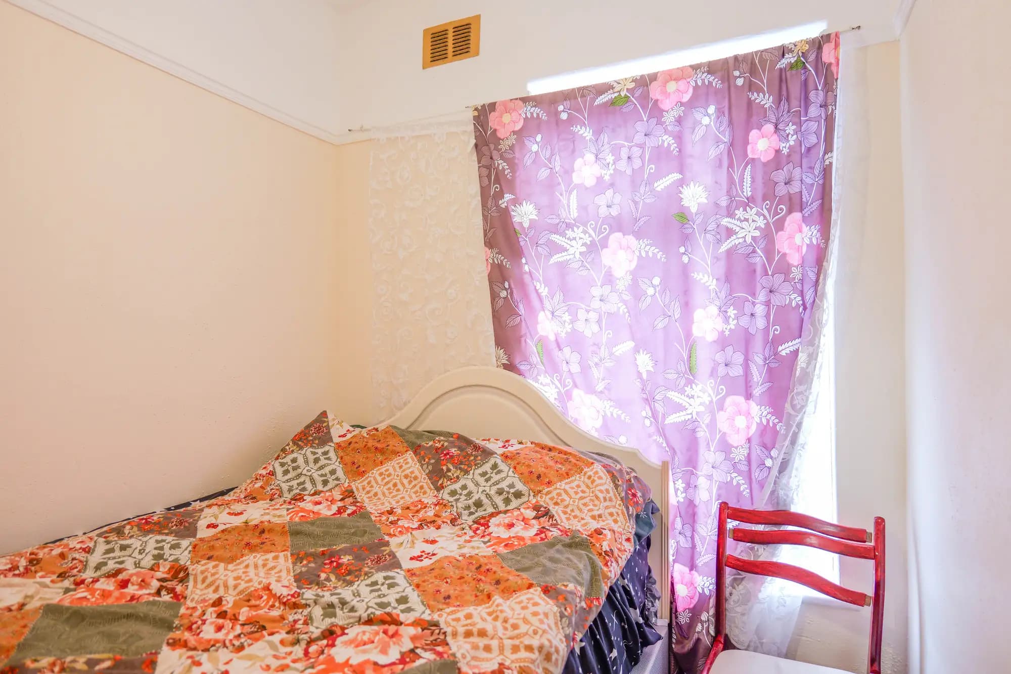 property photo 10 of 17