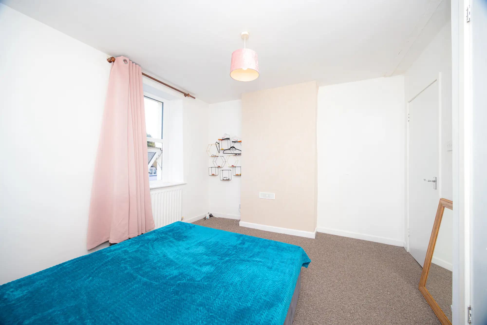property photo 11 of 22