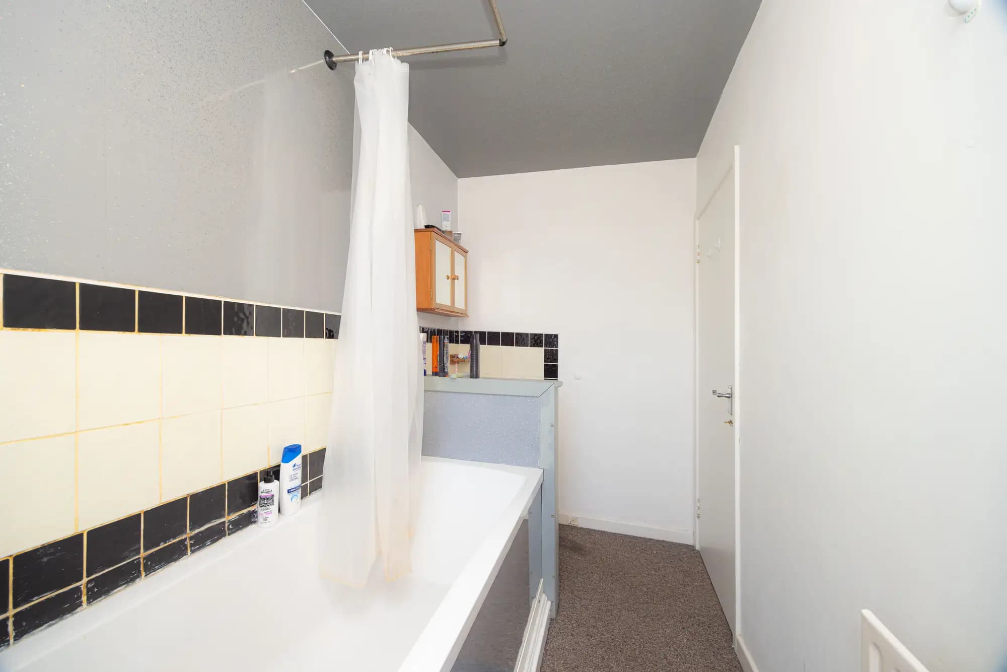 property photo 10 of 22
