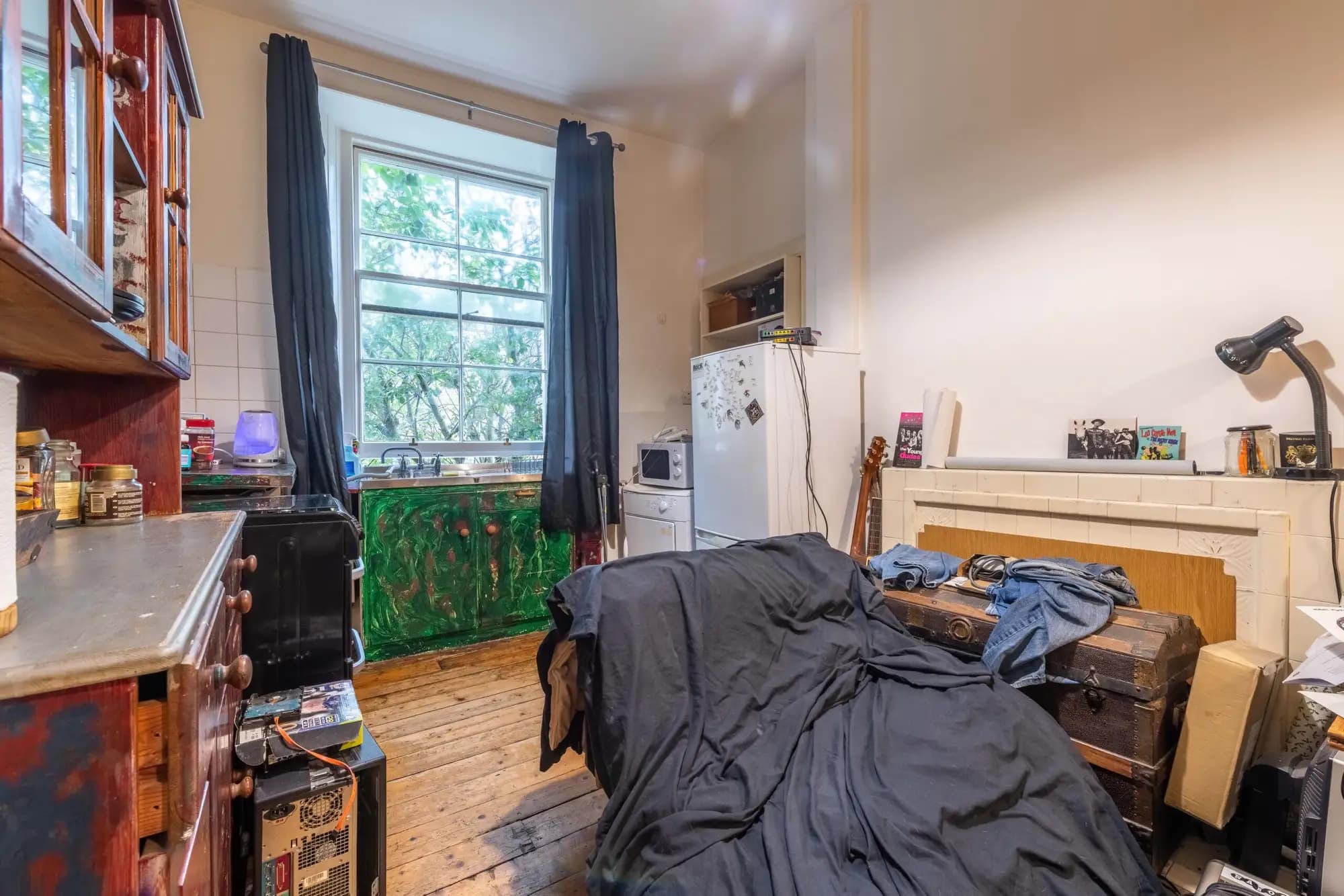 property photo 4 of 12