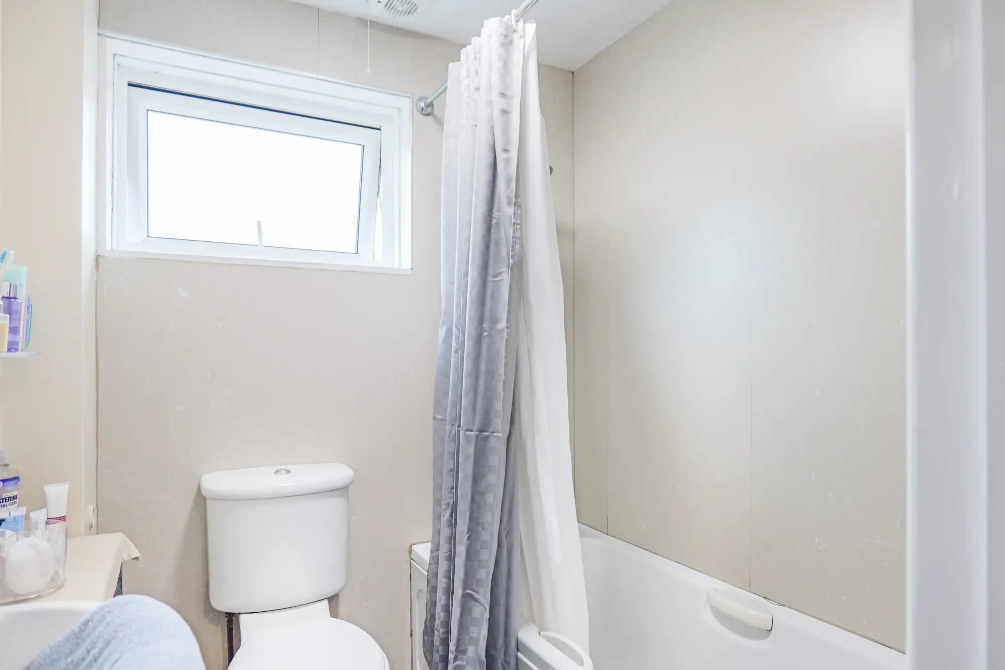 property photo 9 of 25