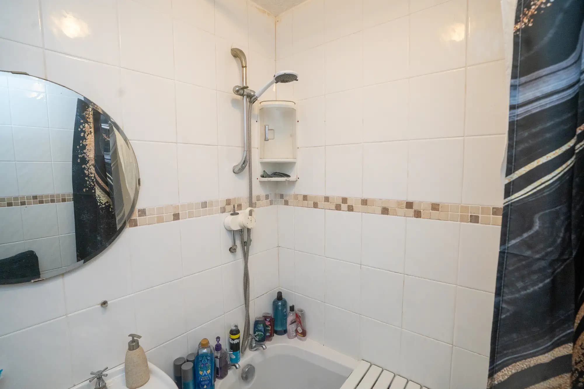 property photo 7 of 16