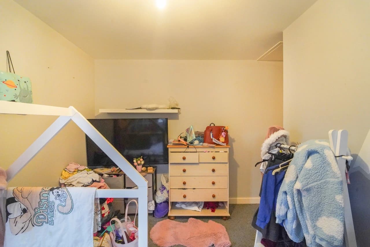 property photo 19 of 25