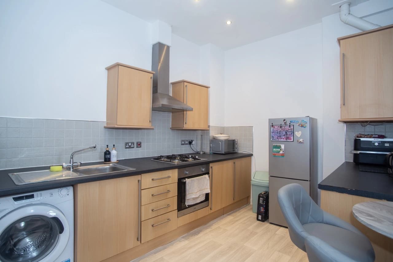 property photo 7 of 24