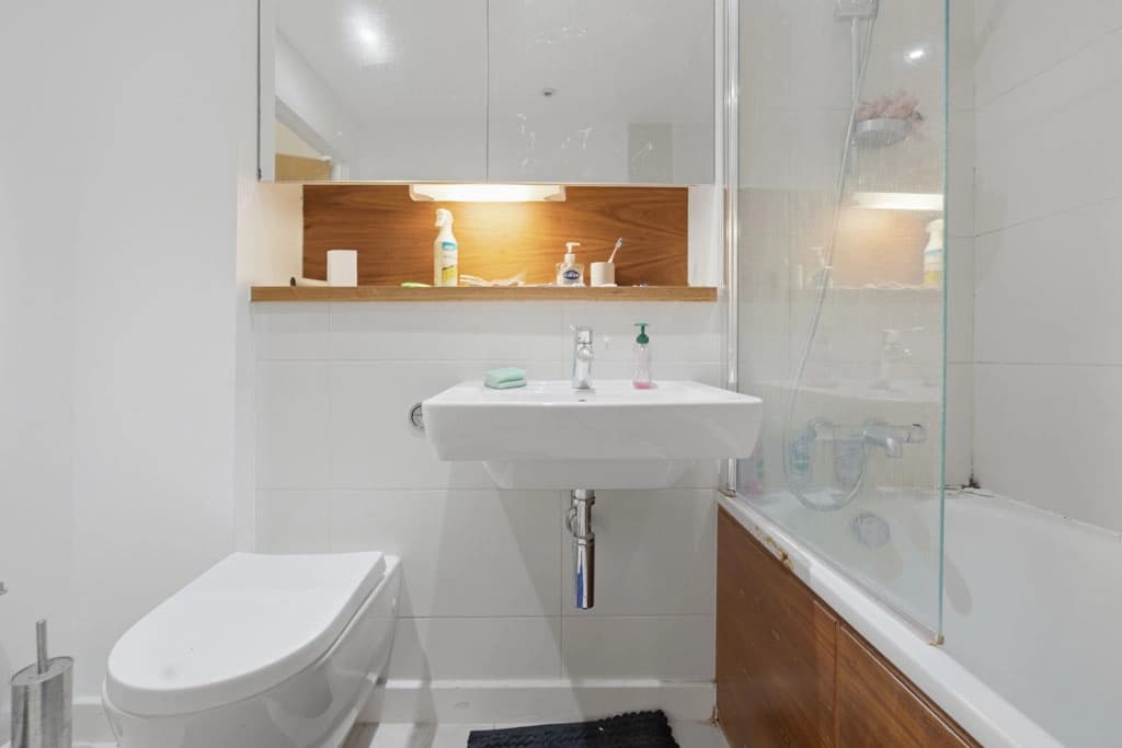 property photo 9 of 16