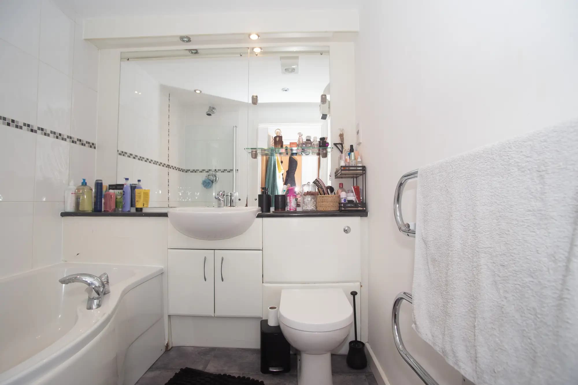property photo 8 of 10