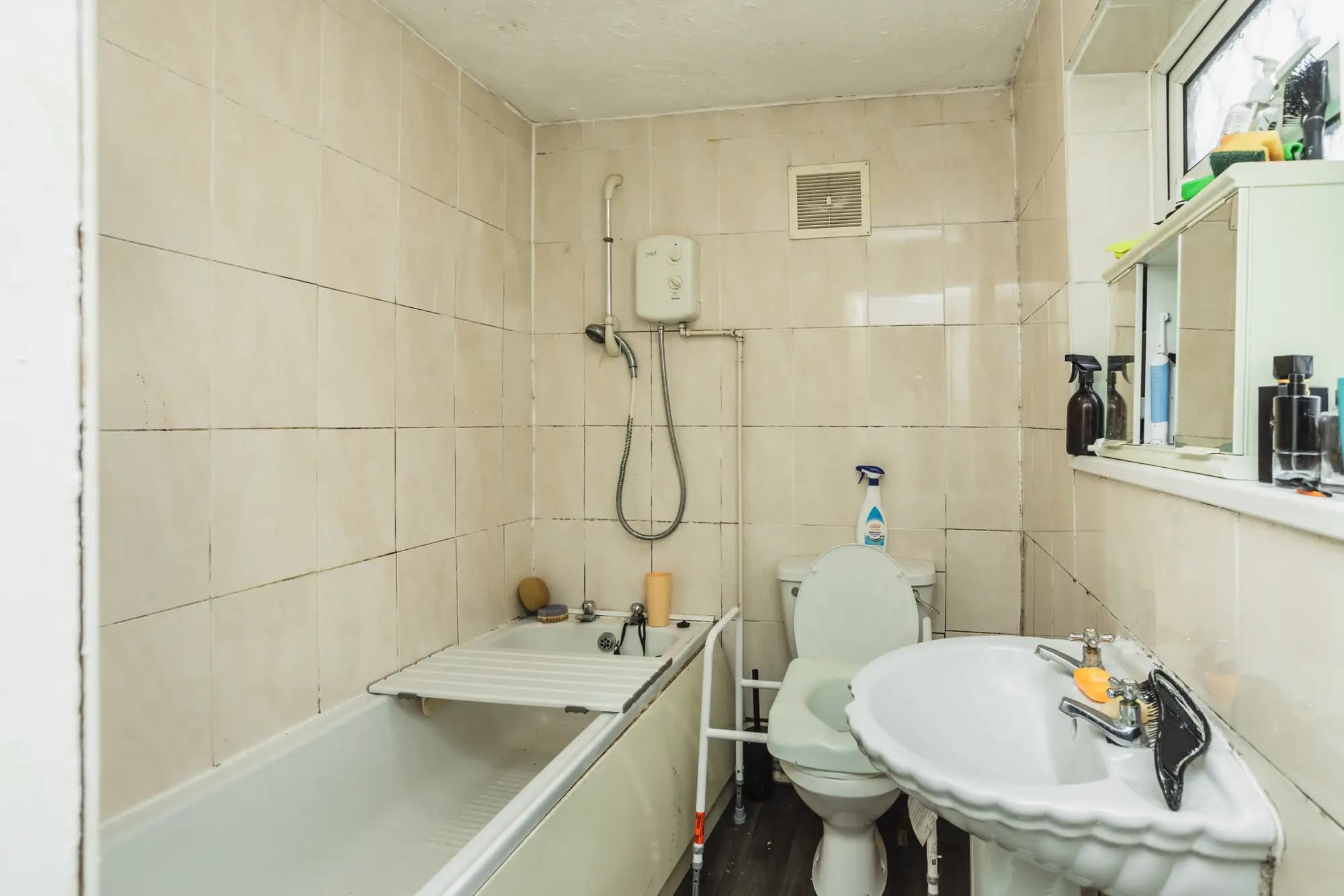 property photo 7 of 14