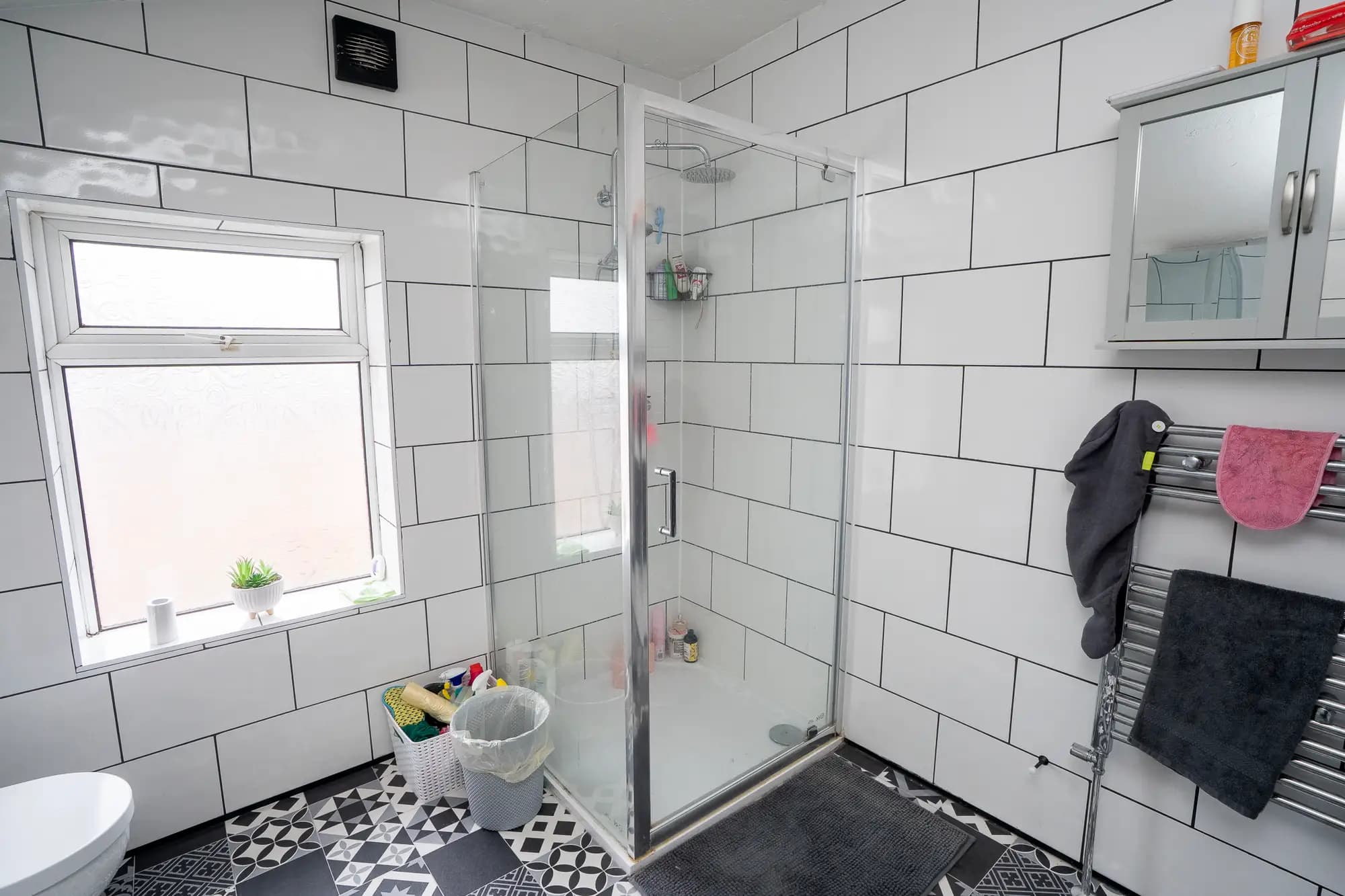 property photo 9 of 25