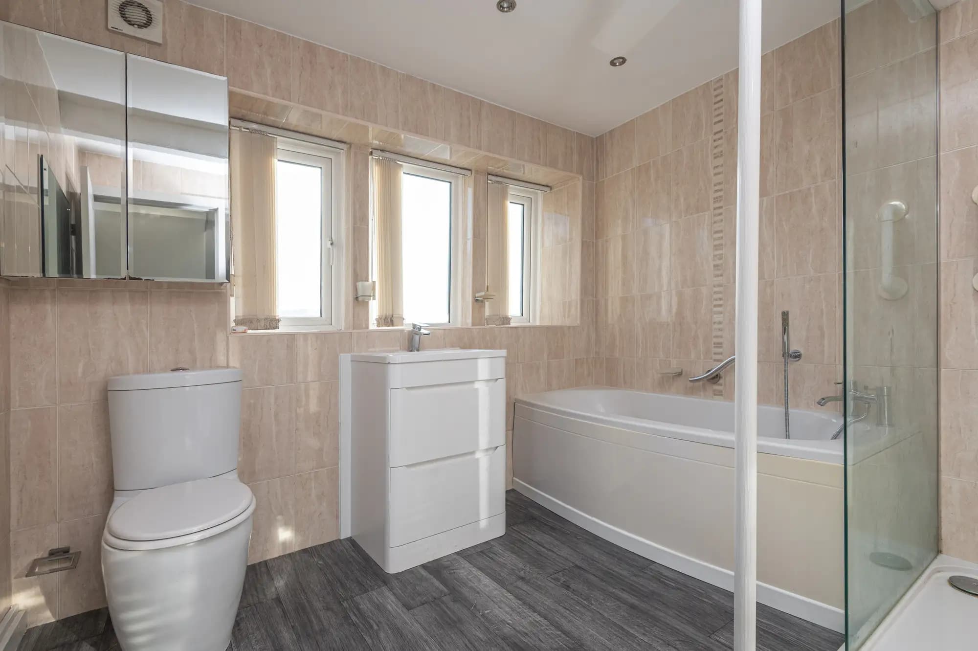 property photo 8 of 28