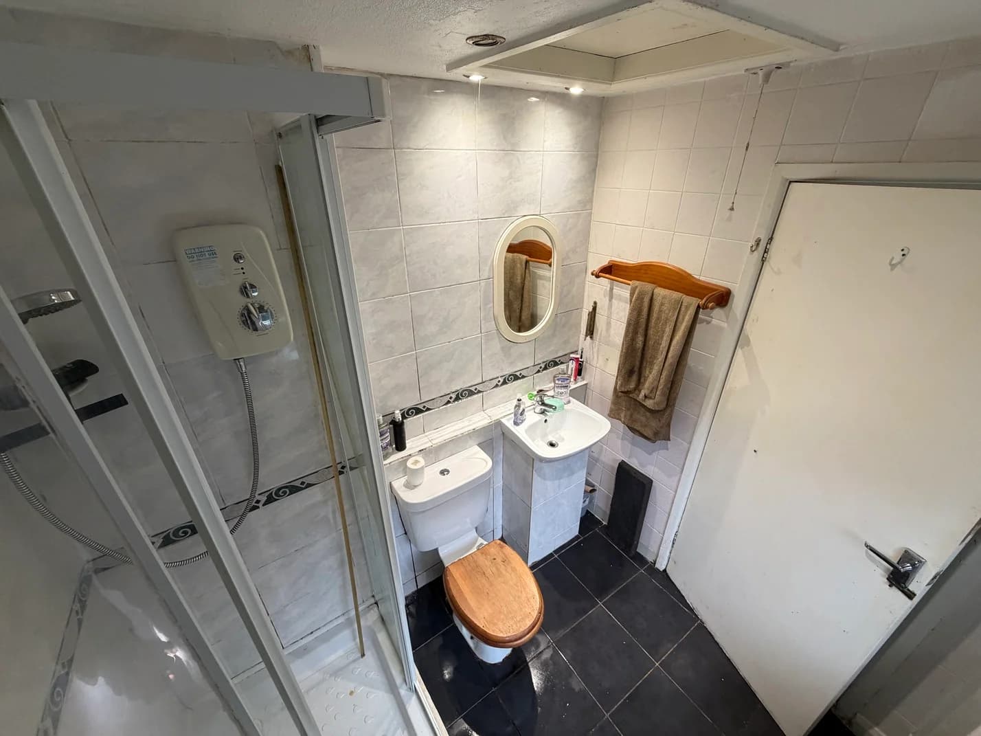 property photo 9 of 17