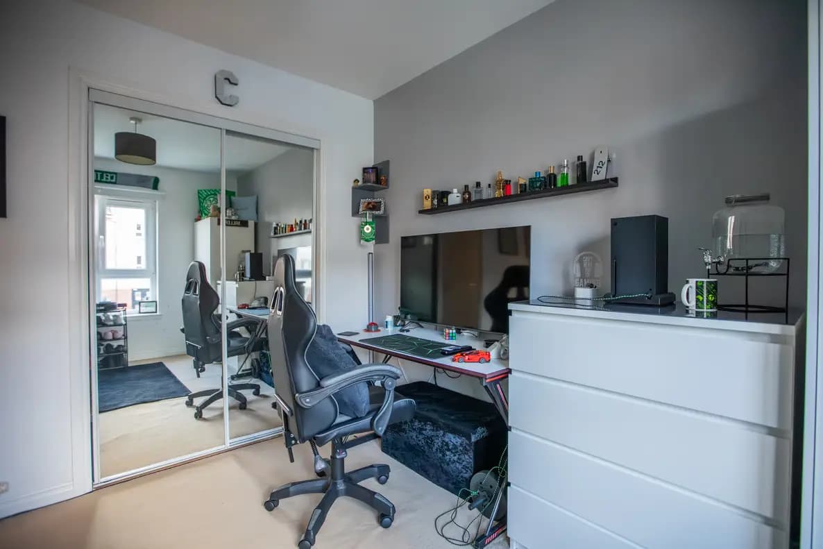 property photo 21 of 39