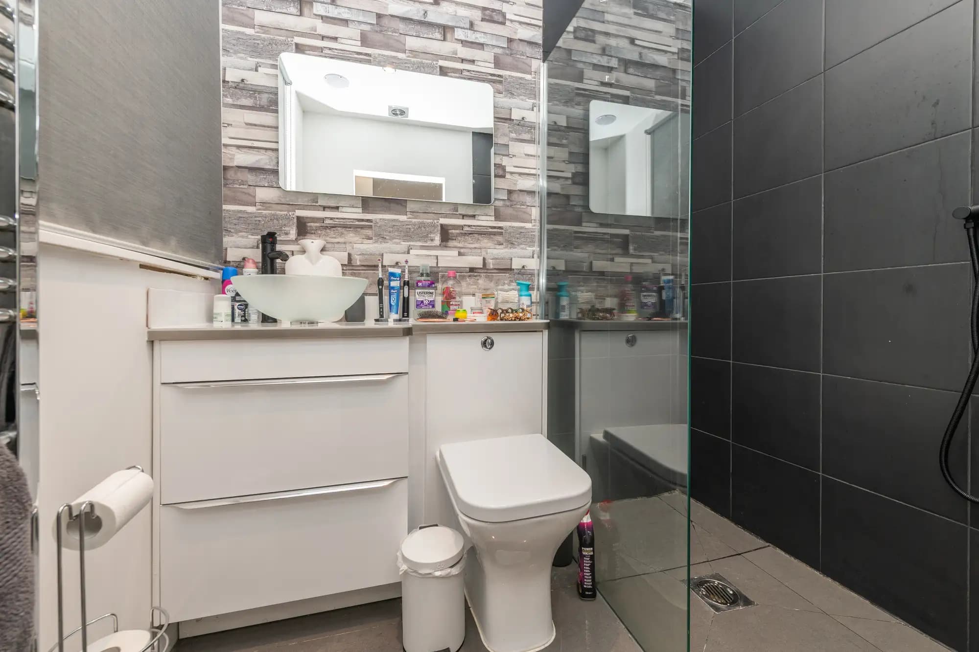 property photo 6 of 15