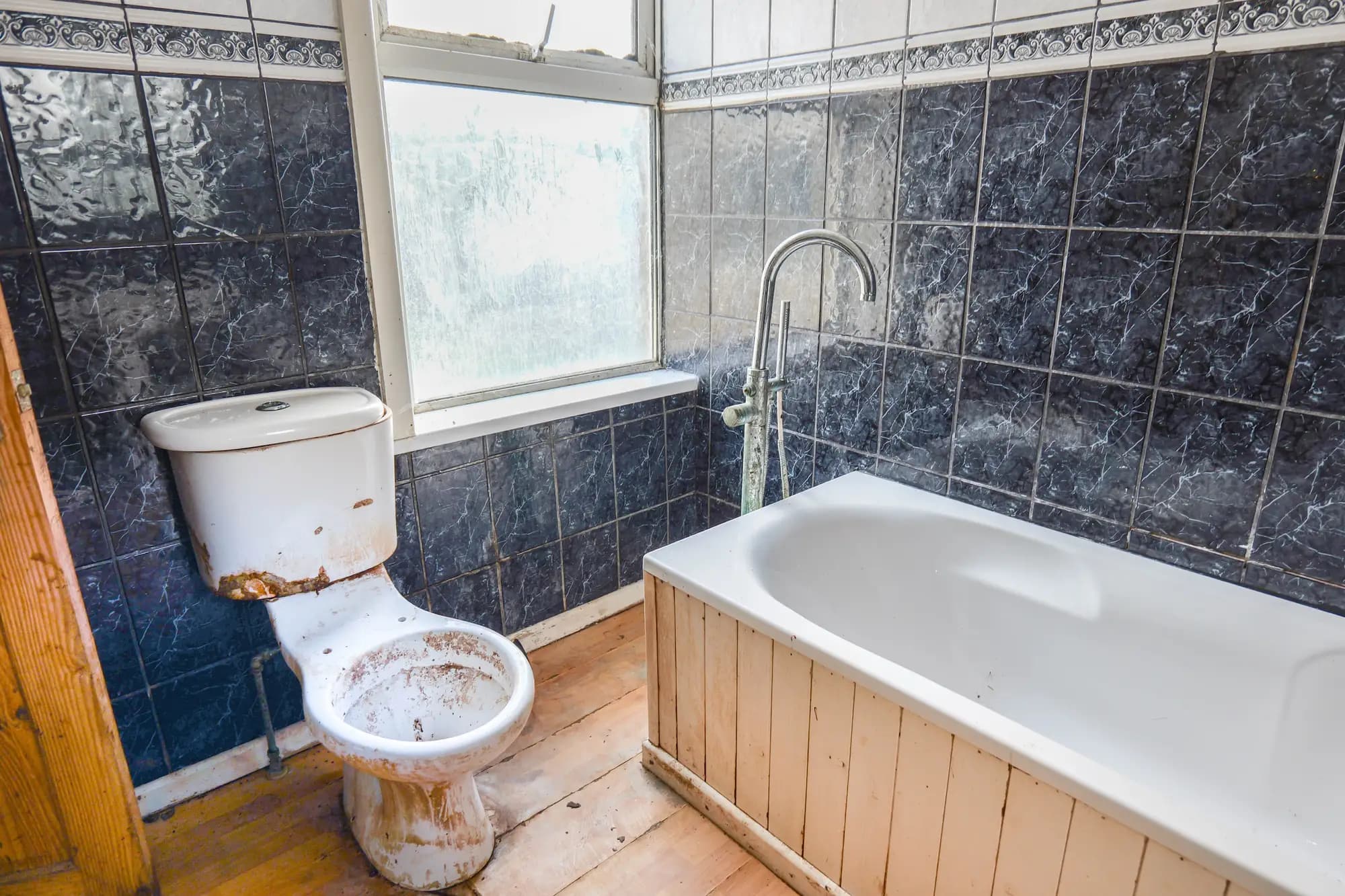 property photo 6 of 22